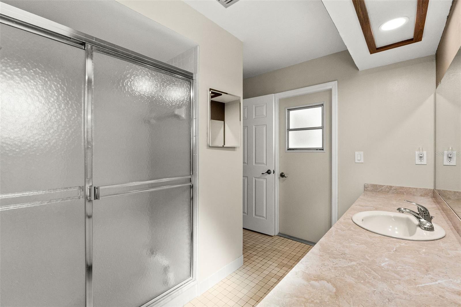 Image 33 of 54 For 206 Rusk Circle