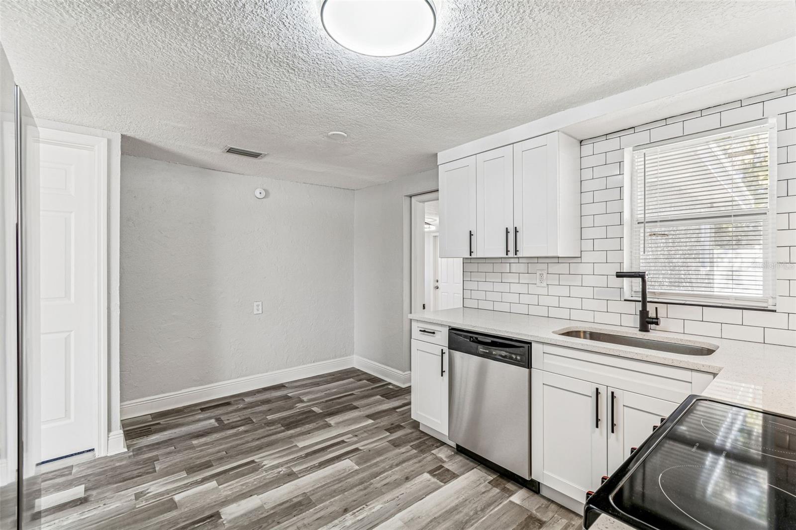 Image 11 of 27 For 4615 Irene Loop