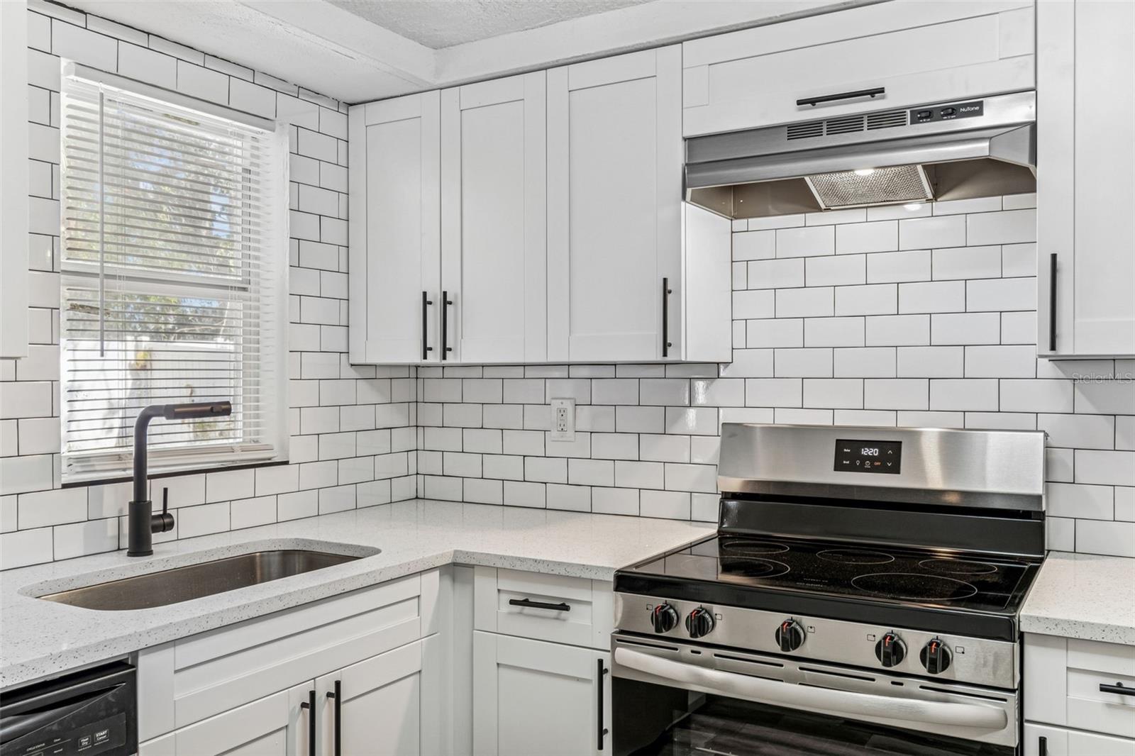 Image 14 of 27 For 4615 Irene Loop