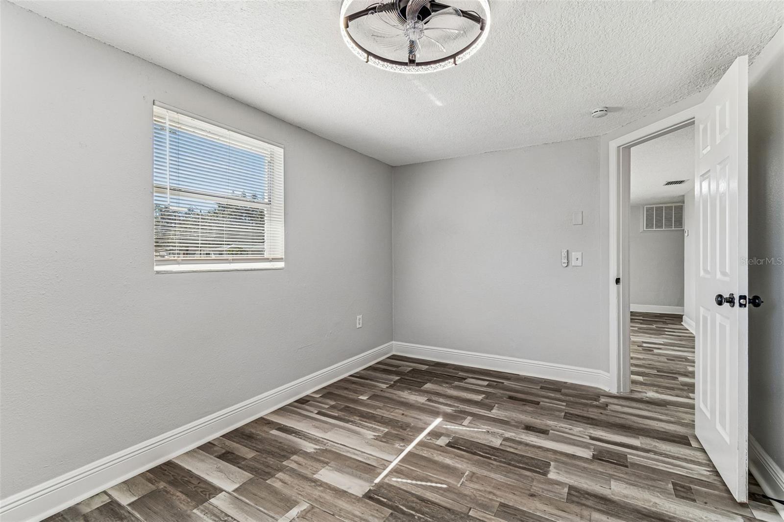 Image 17 of 27 For 4615 Irene Loop