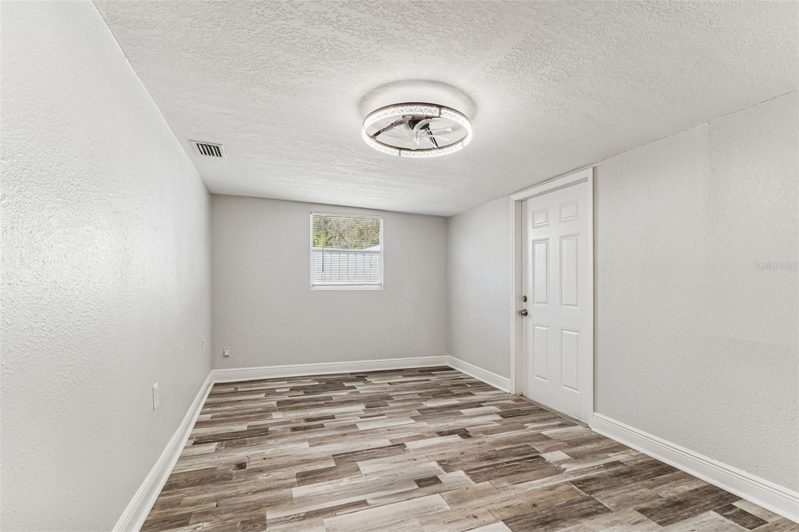 Image 22 of 27 For 4615 Irene Loop