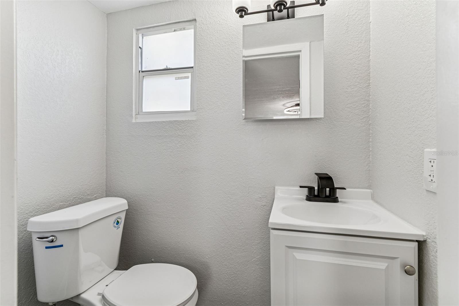 Image 23 of 27 For 4615 Irene Loop