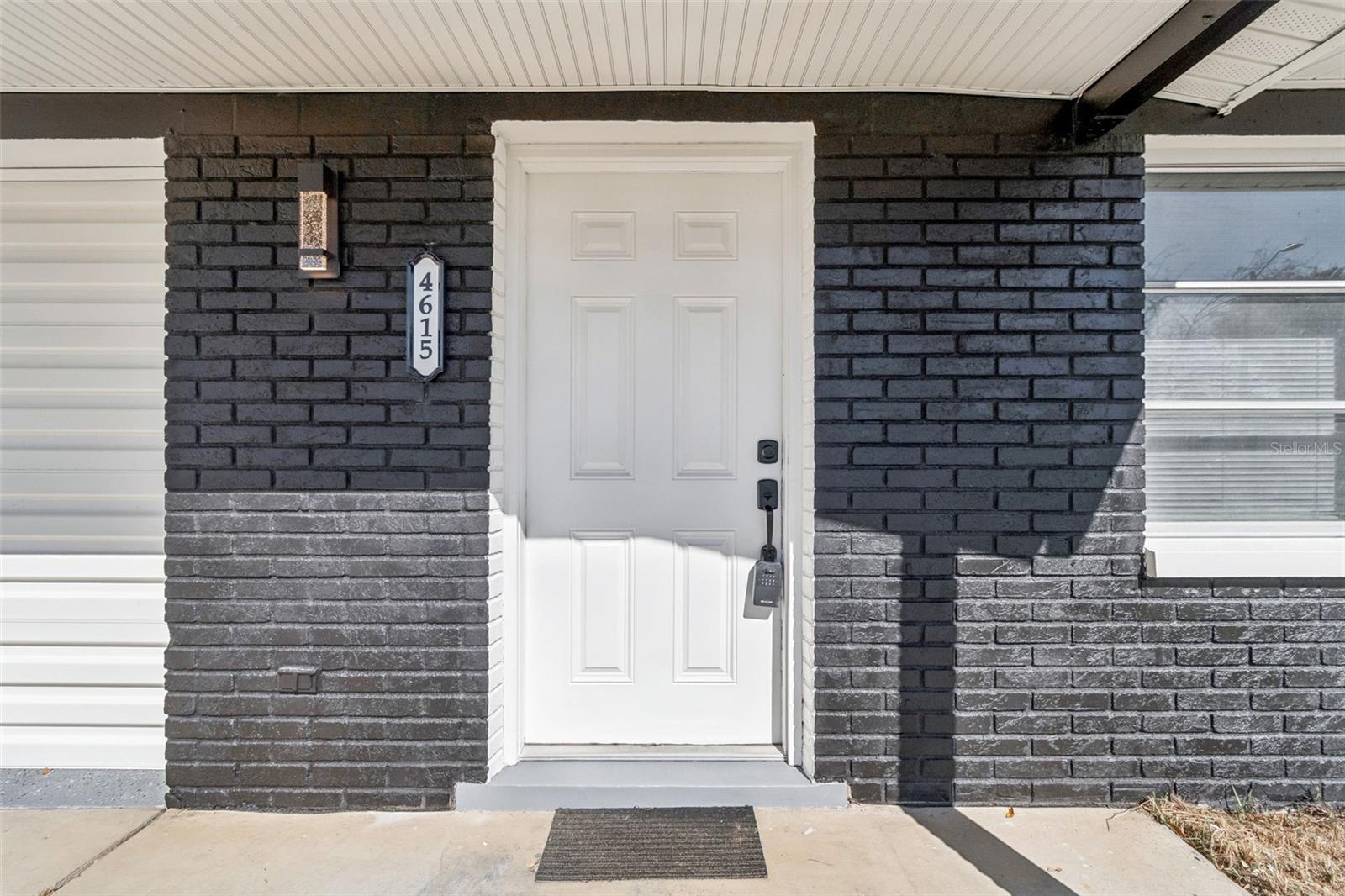 Image 4 of 27 For 4615 Irene Loop