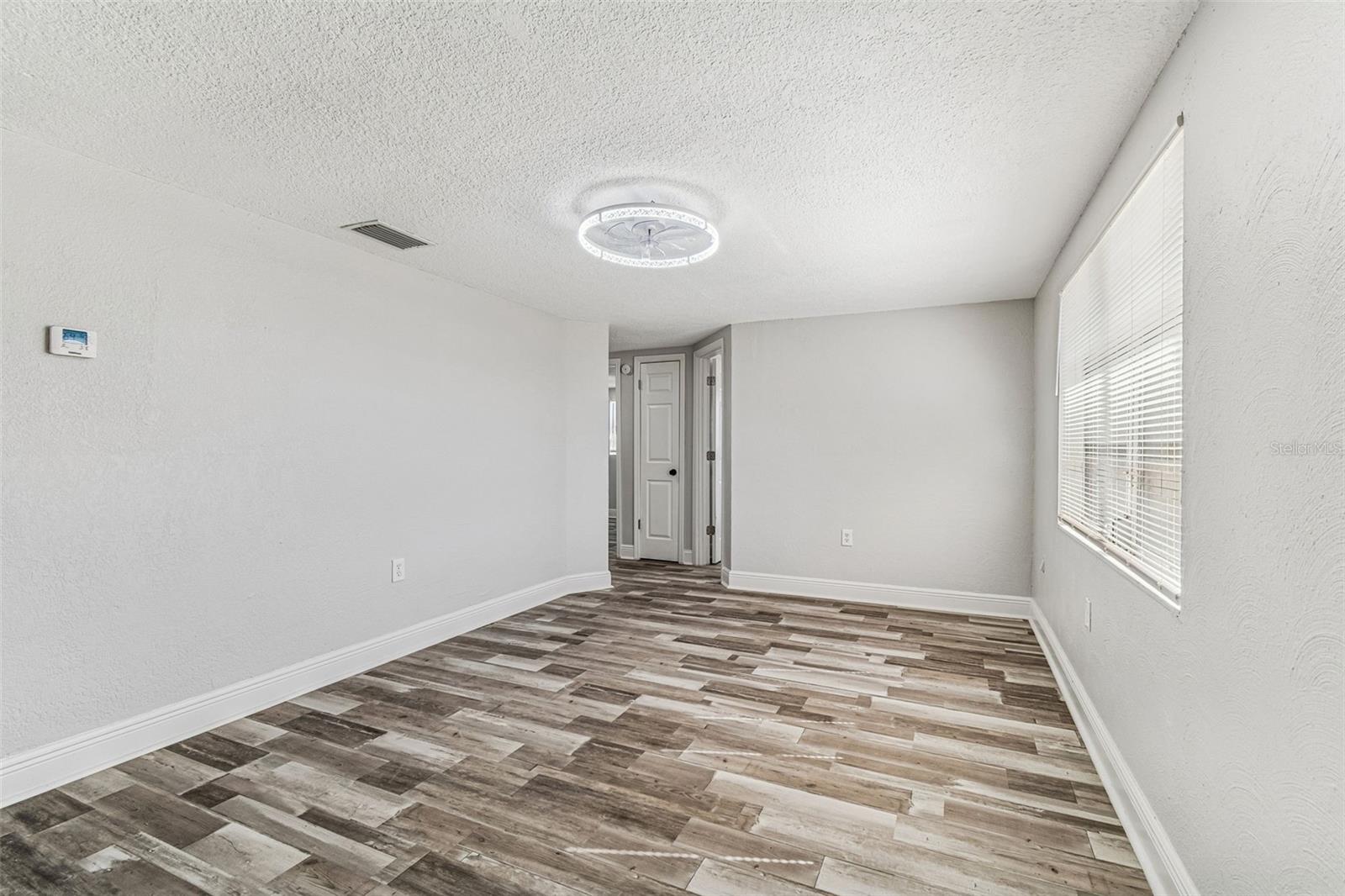 Image 6 of 27 For 4615 Irene Loop