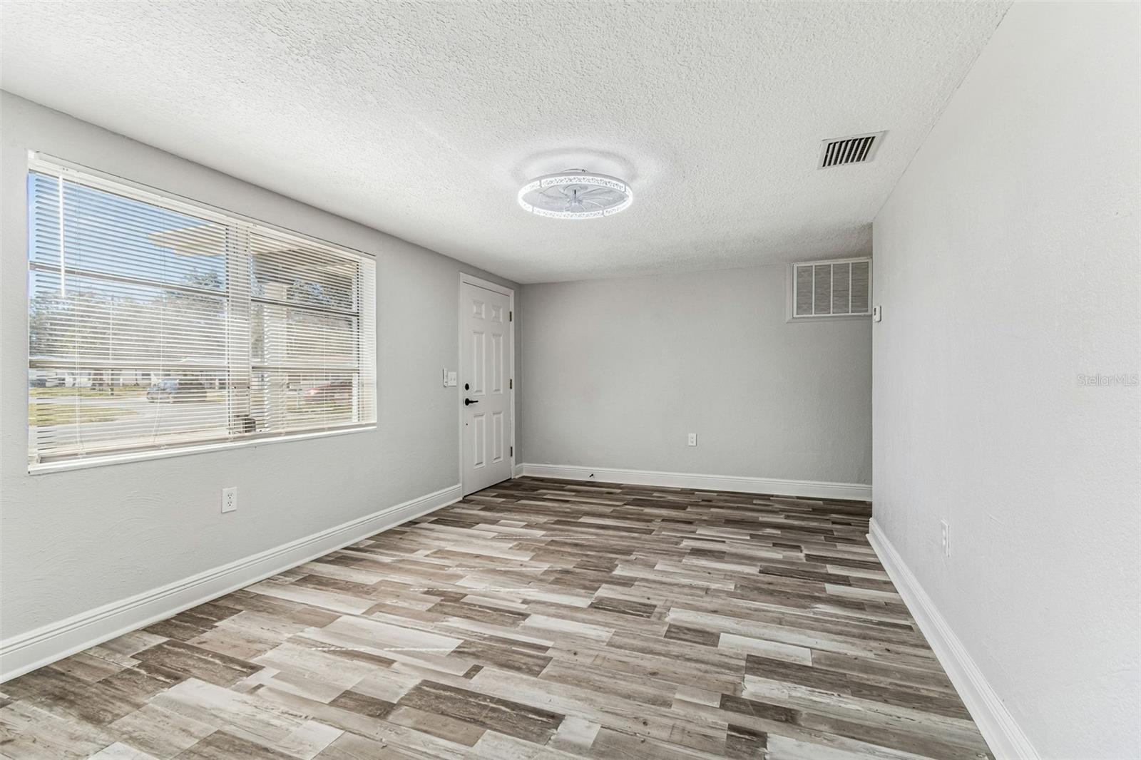 Image 8 of 27 For 4615 Irene Loop