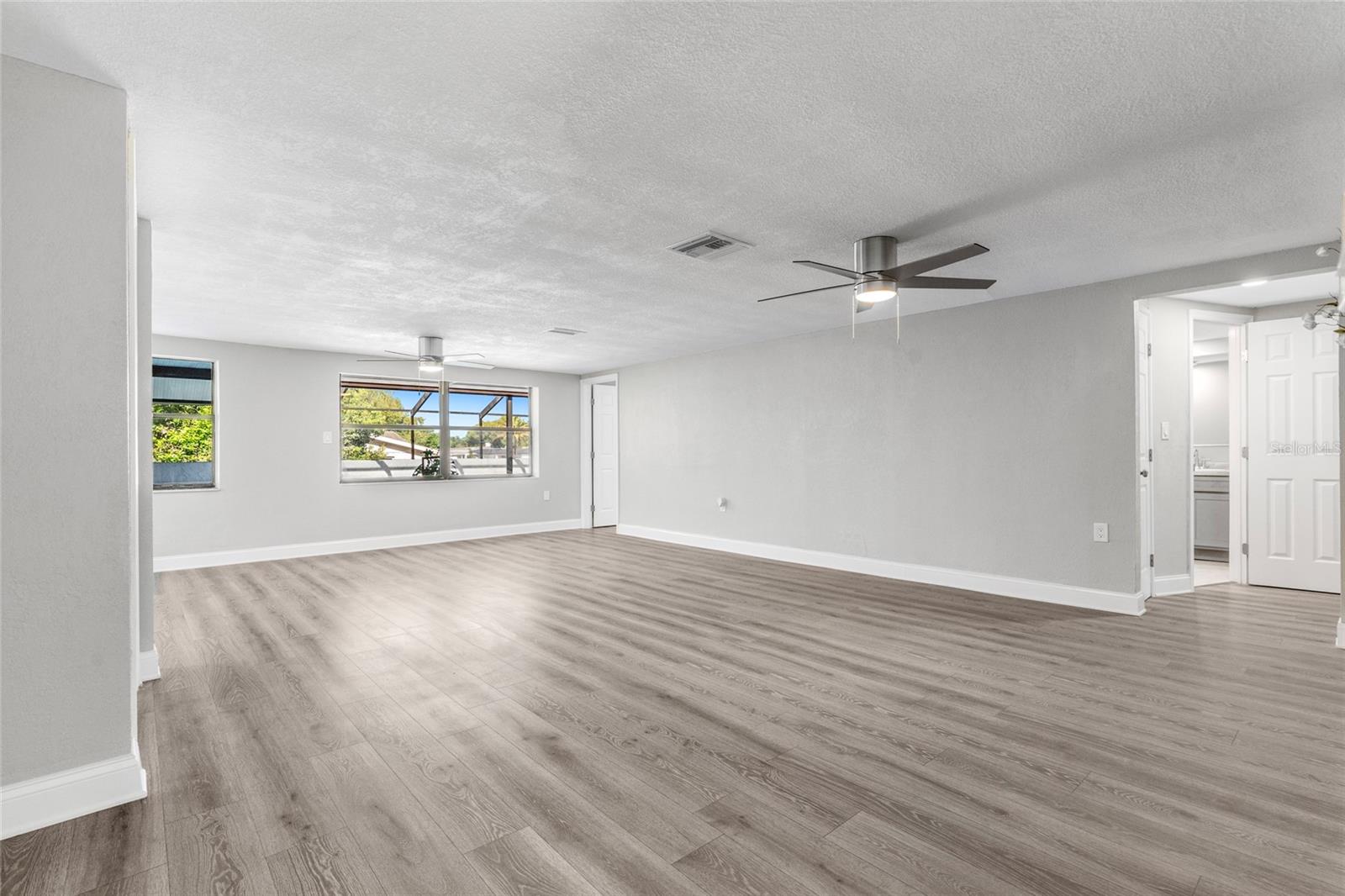 Image 10 of 47 For 9201 Hunt Club Lane