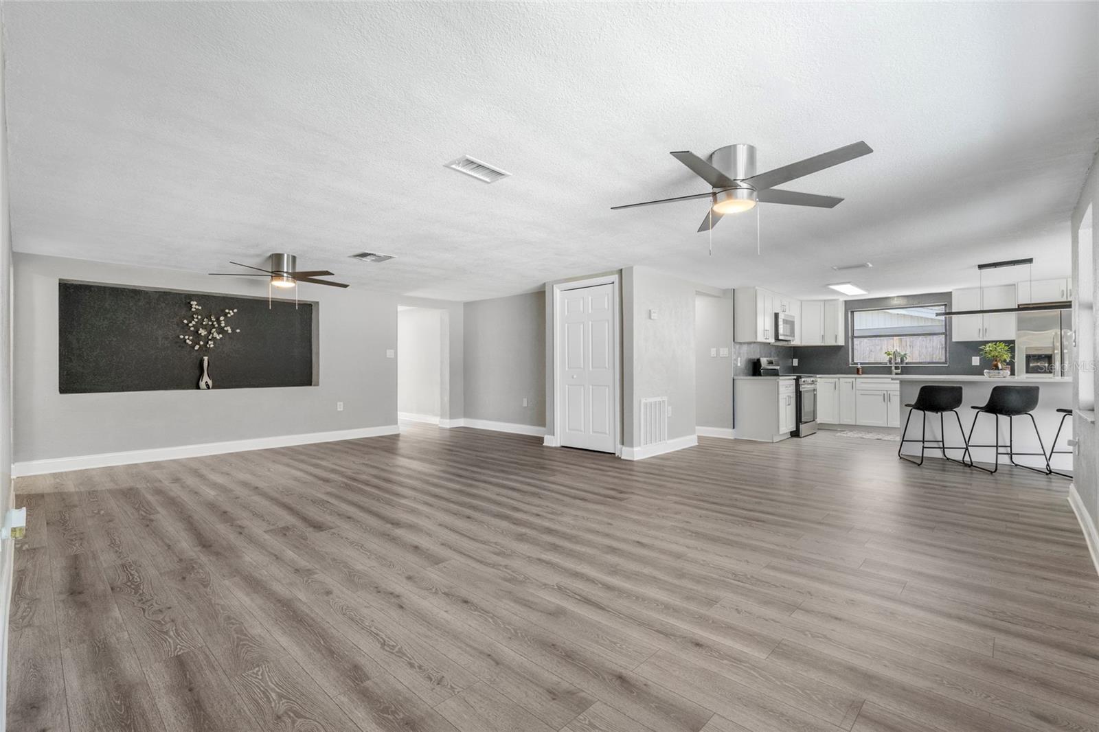 Image 11 of 47 For 9201 Hunt Club Lane