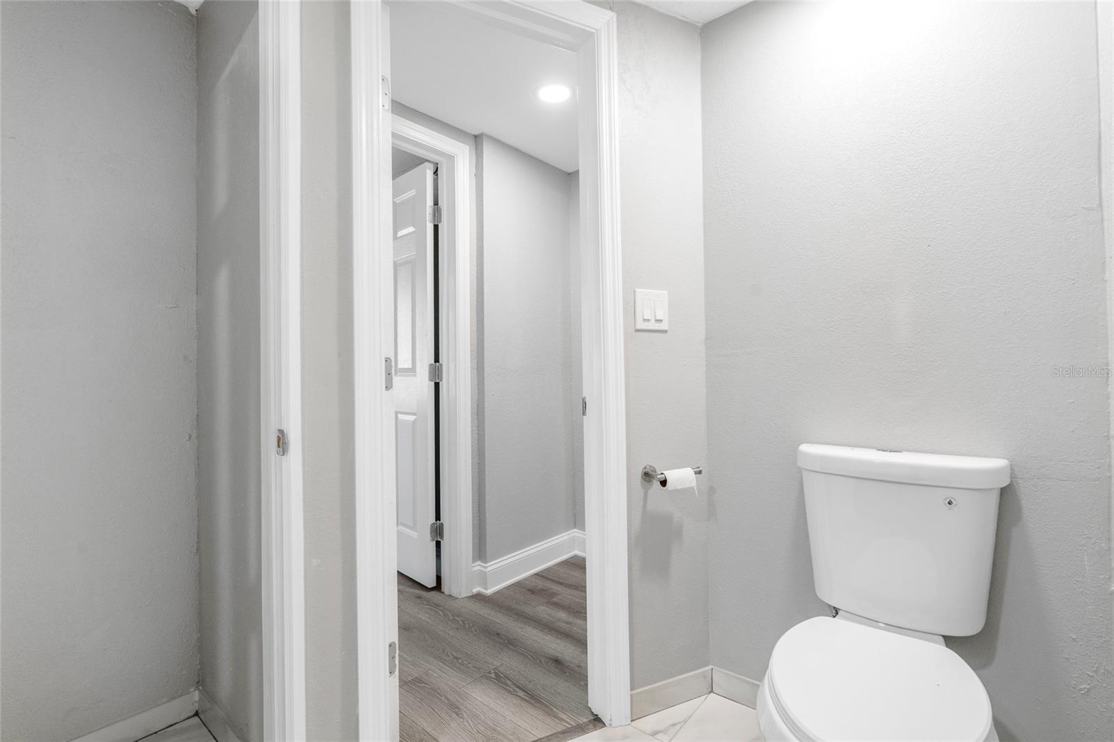 Image 24 of 47 For 9201 Hunt Club Lane