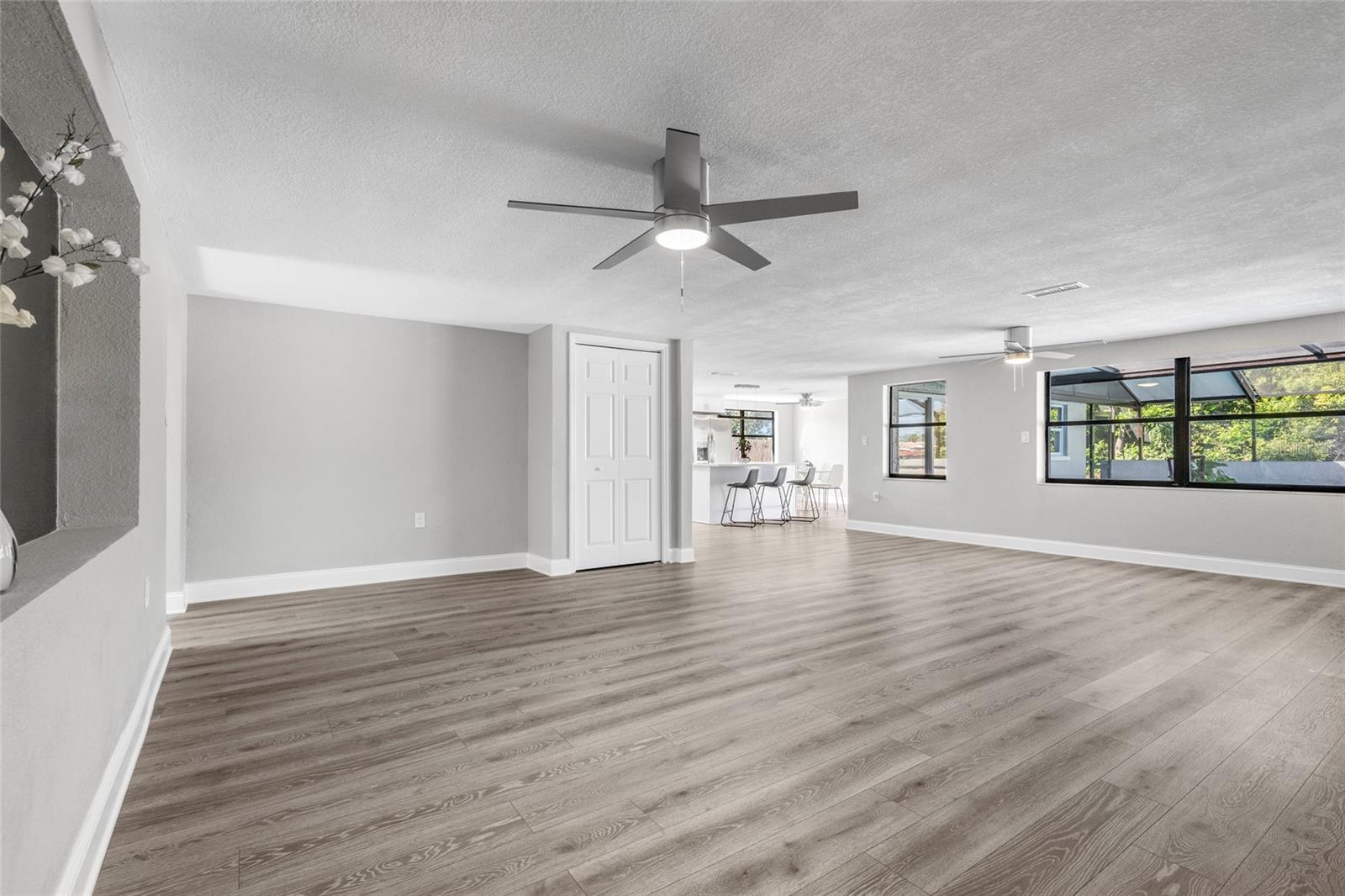 Image 34 of 47 For 9201 Hunt Club Lane