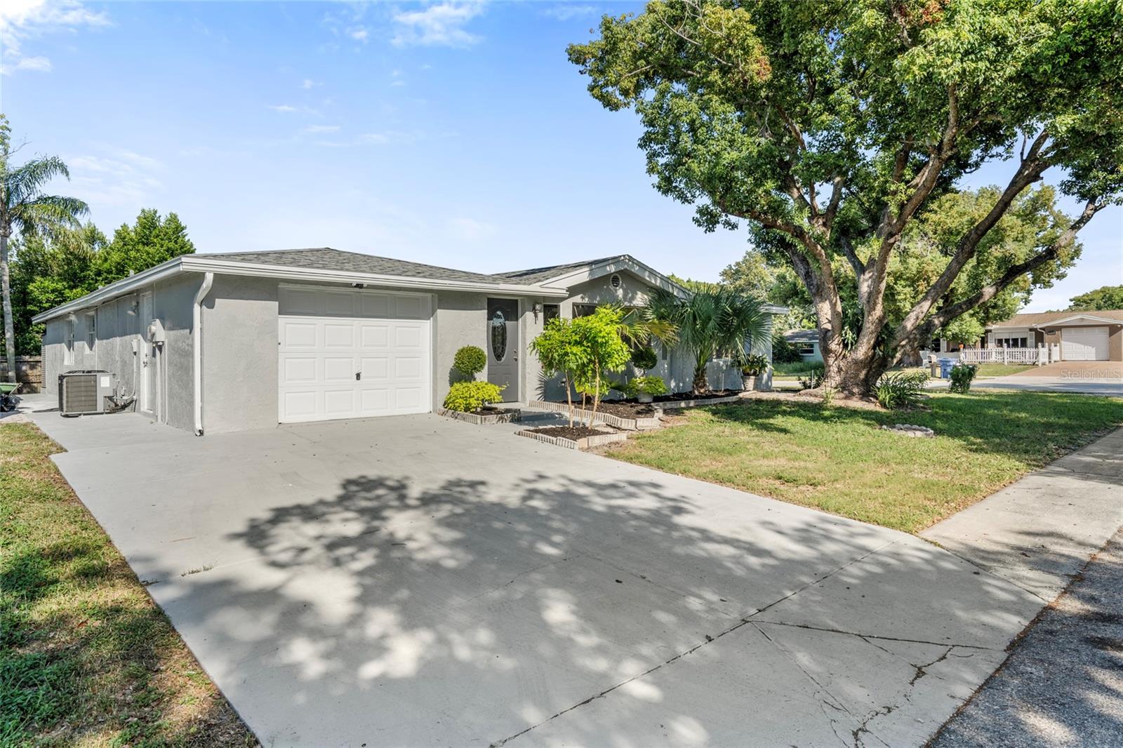 Image 36 of 47 For 9201 Hunt Club Lane