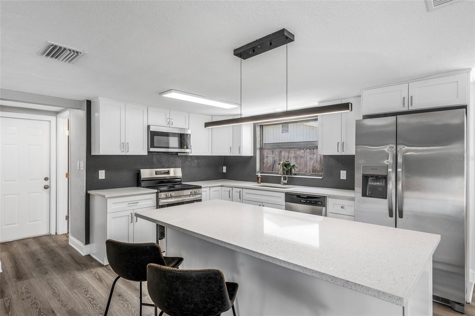 Image 4 of 47 For 9201 Hunt Club Lane