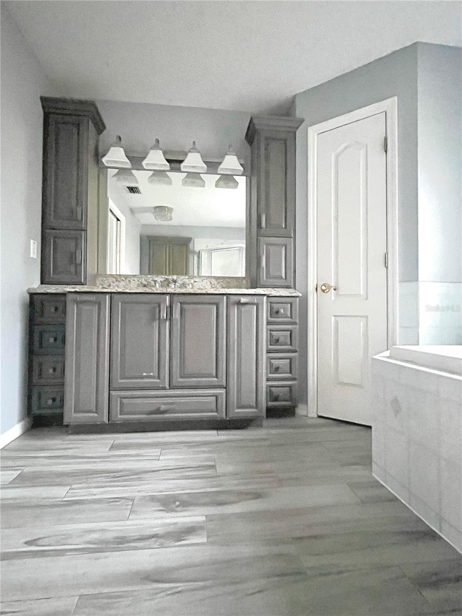 Image 12 of 21 For 2463 Stephanie Drive