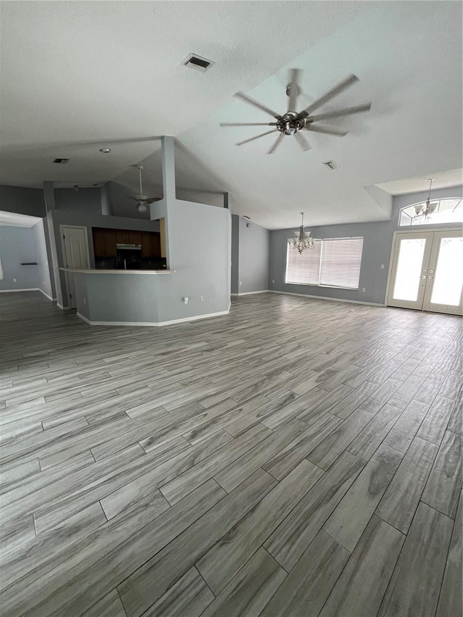 Image 4 of 21 For 2463 Stephanie Drive