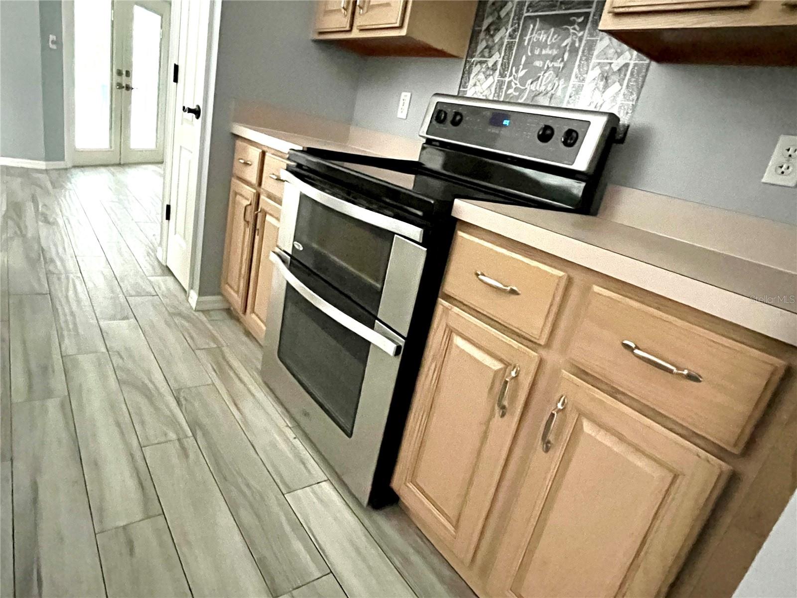 Image 7 of 21 For 2463 Stephanie Drive