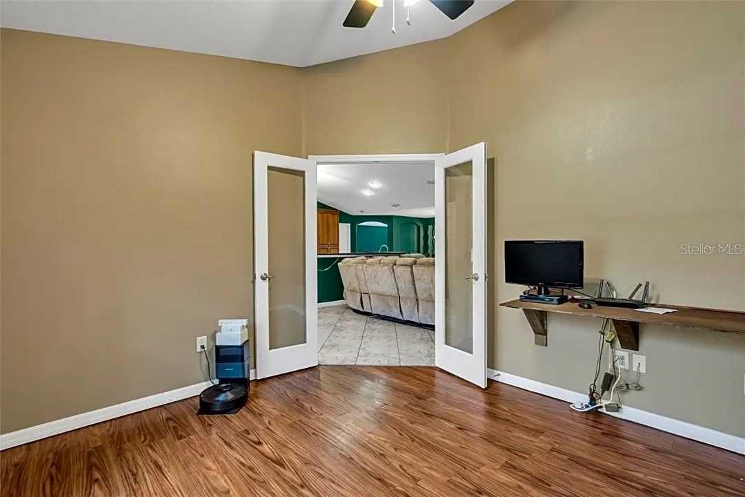 Image 11 of 29 For 18236 Macek Road