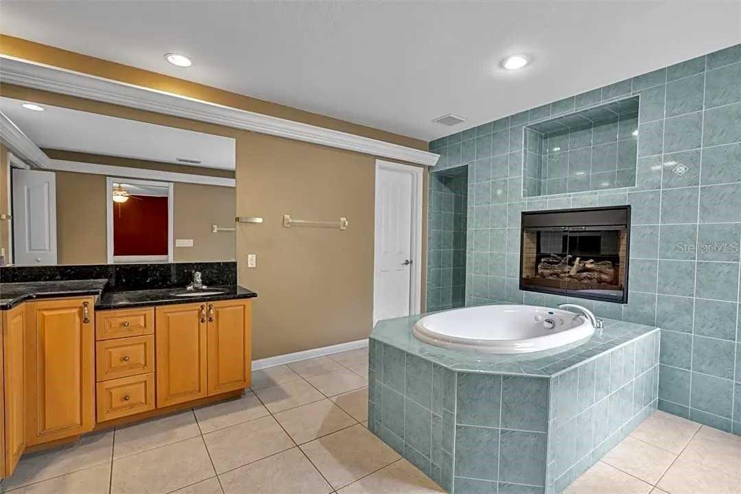 Image 18 of 29 For 18236 Macek Road