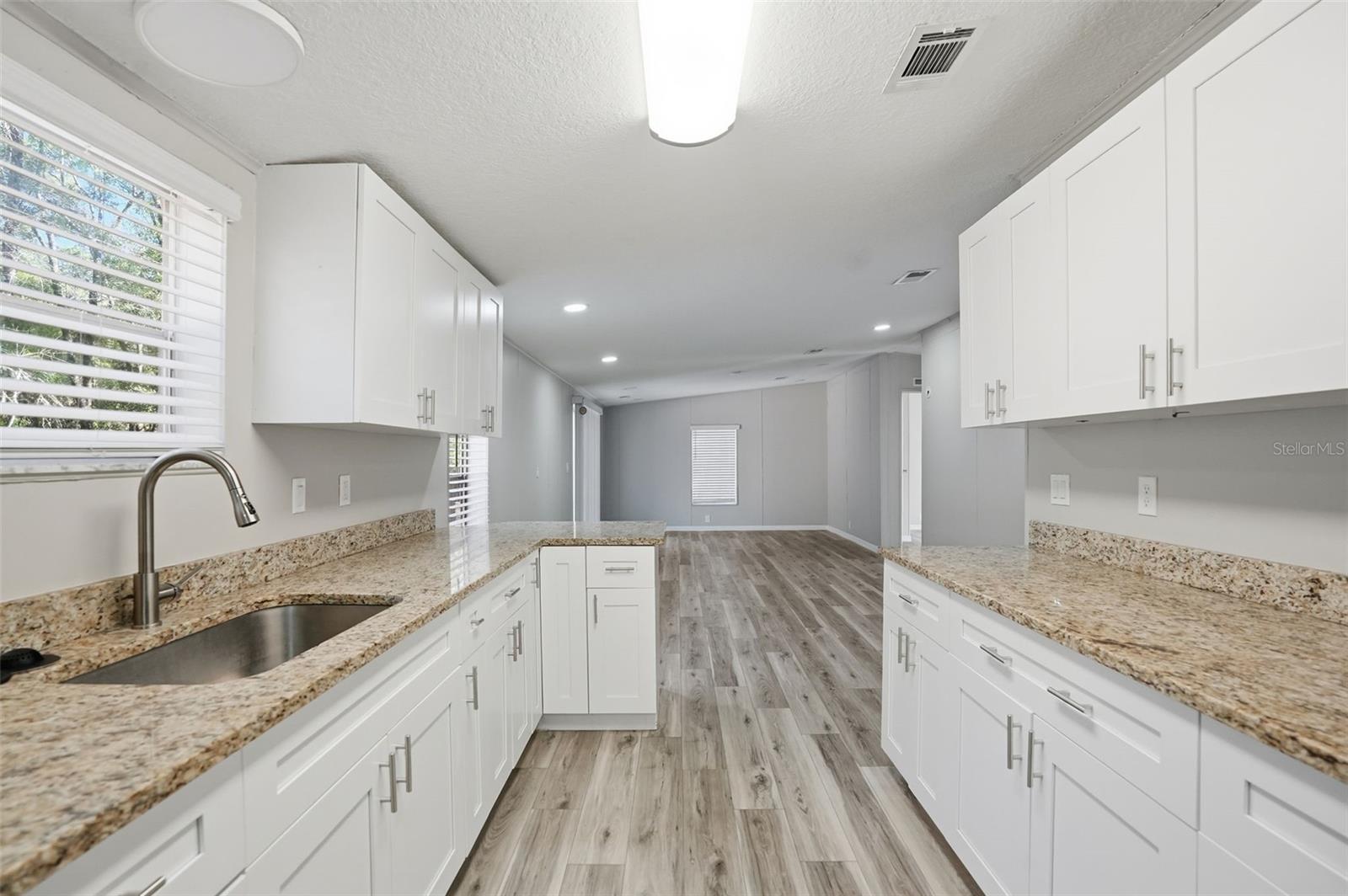 Image 12 of 45 For 27047 Hiawatha Boulevard