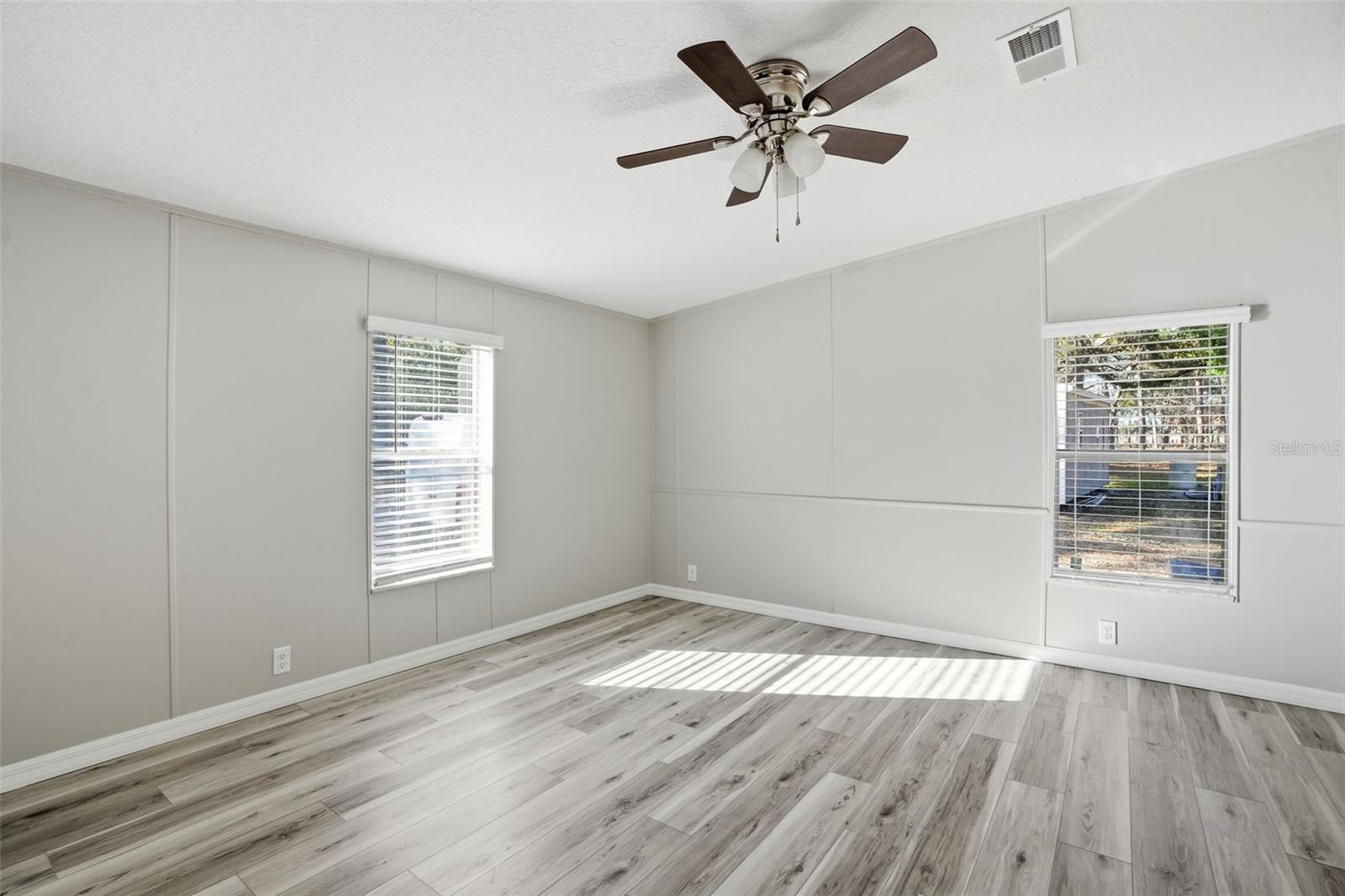 Image 16 of 45 For 27047 Hiawatha Boulevard