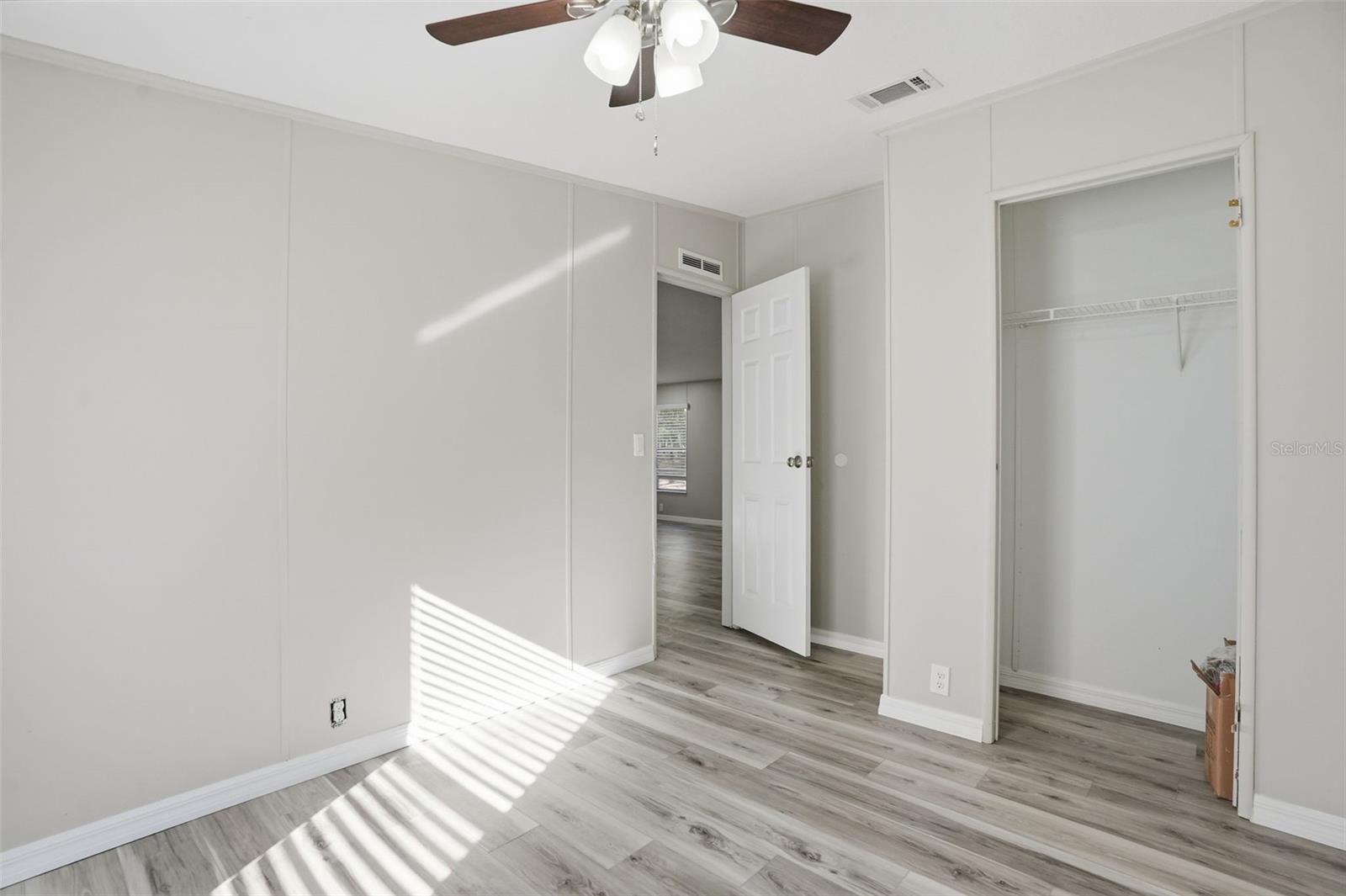 Image 21 of 45 For 27047 Hiawatha Boulevard