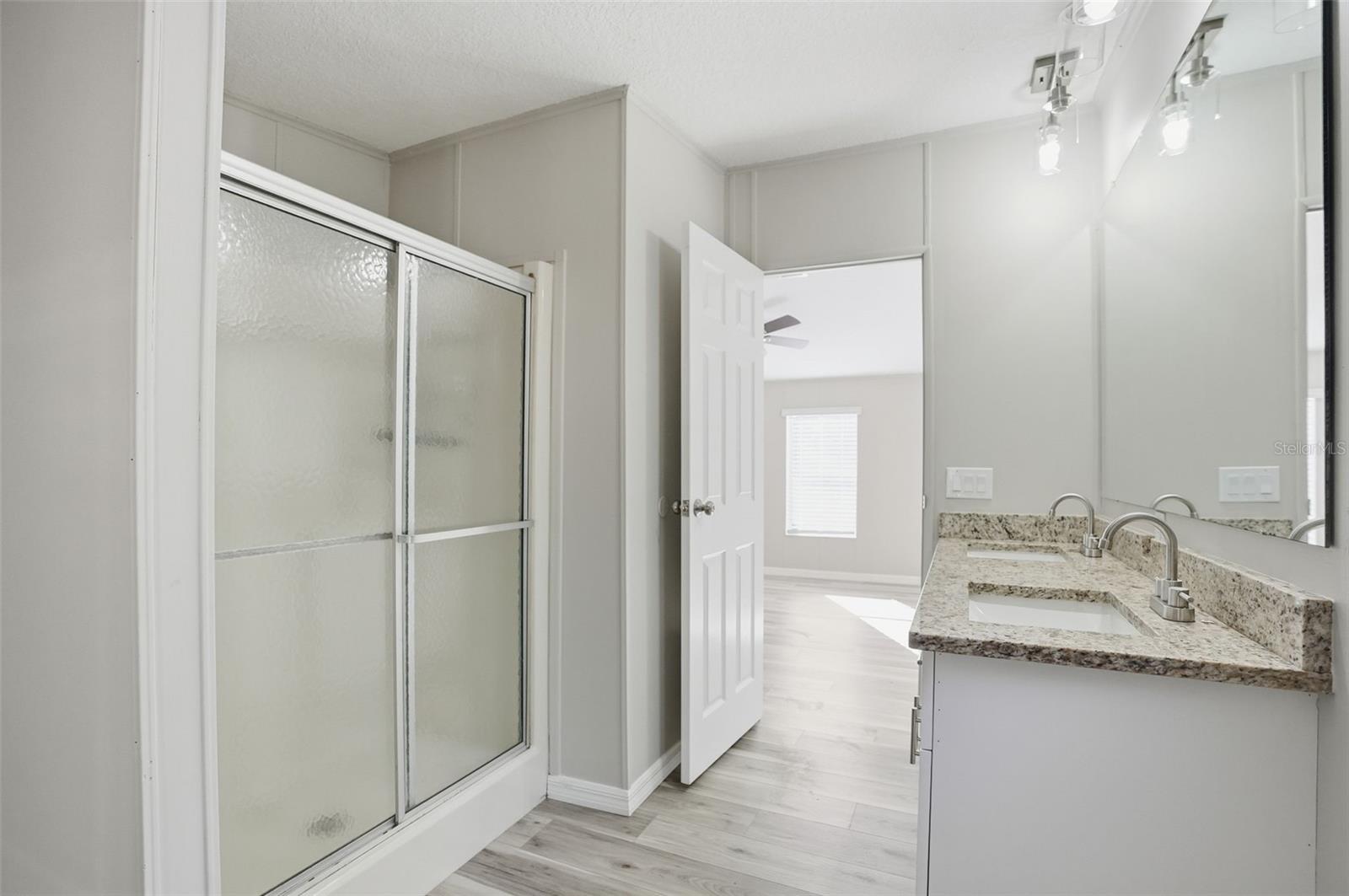 Image 23 of 45 For 27047 Hiawatha Boulevard