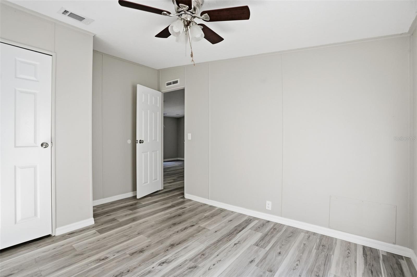 Image 24 of 45 For 27047 Hiawatha Boulevard