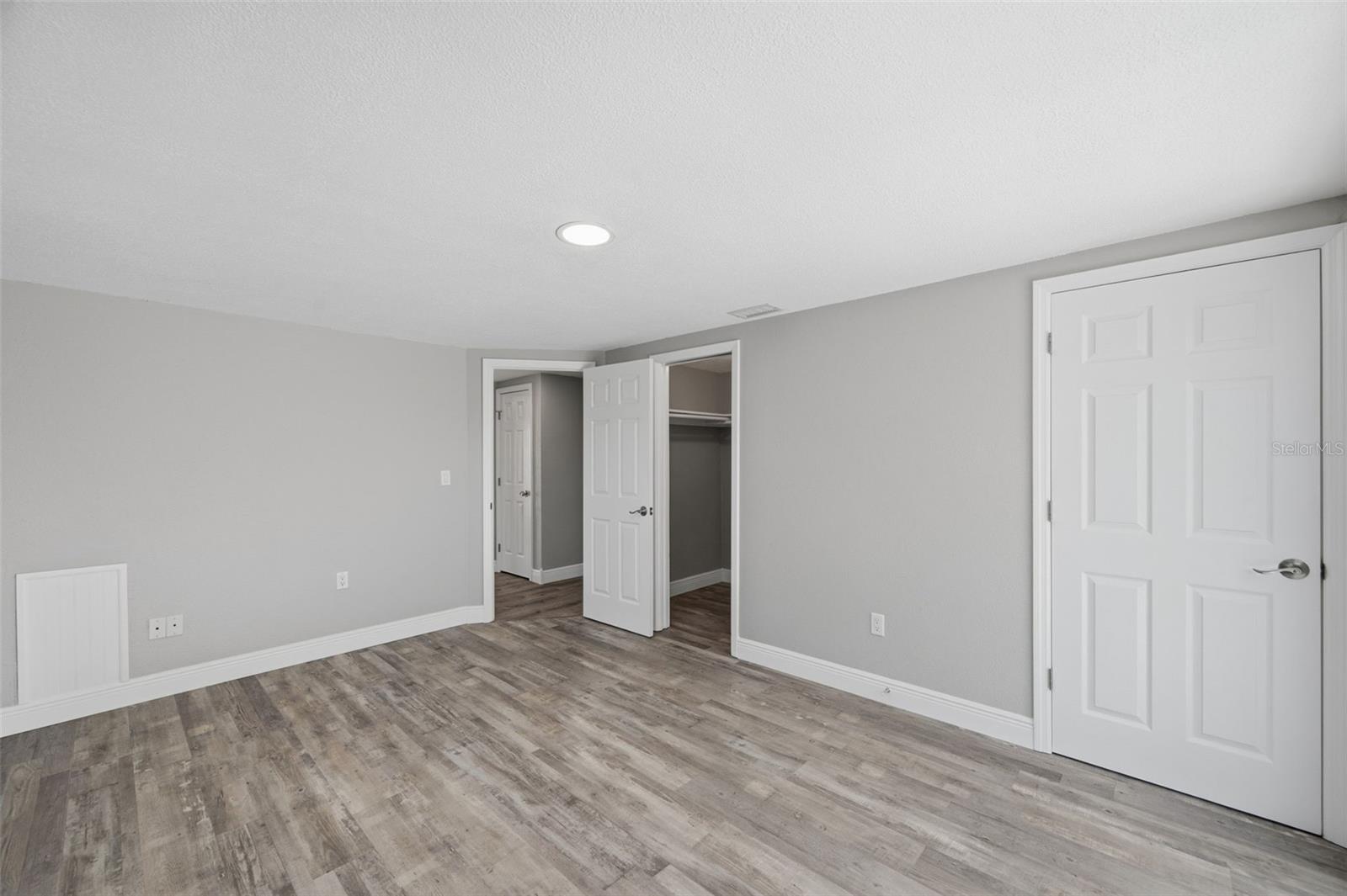 Image 14 of 45 For 7330 Rhinebeck Drive