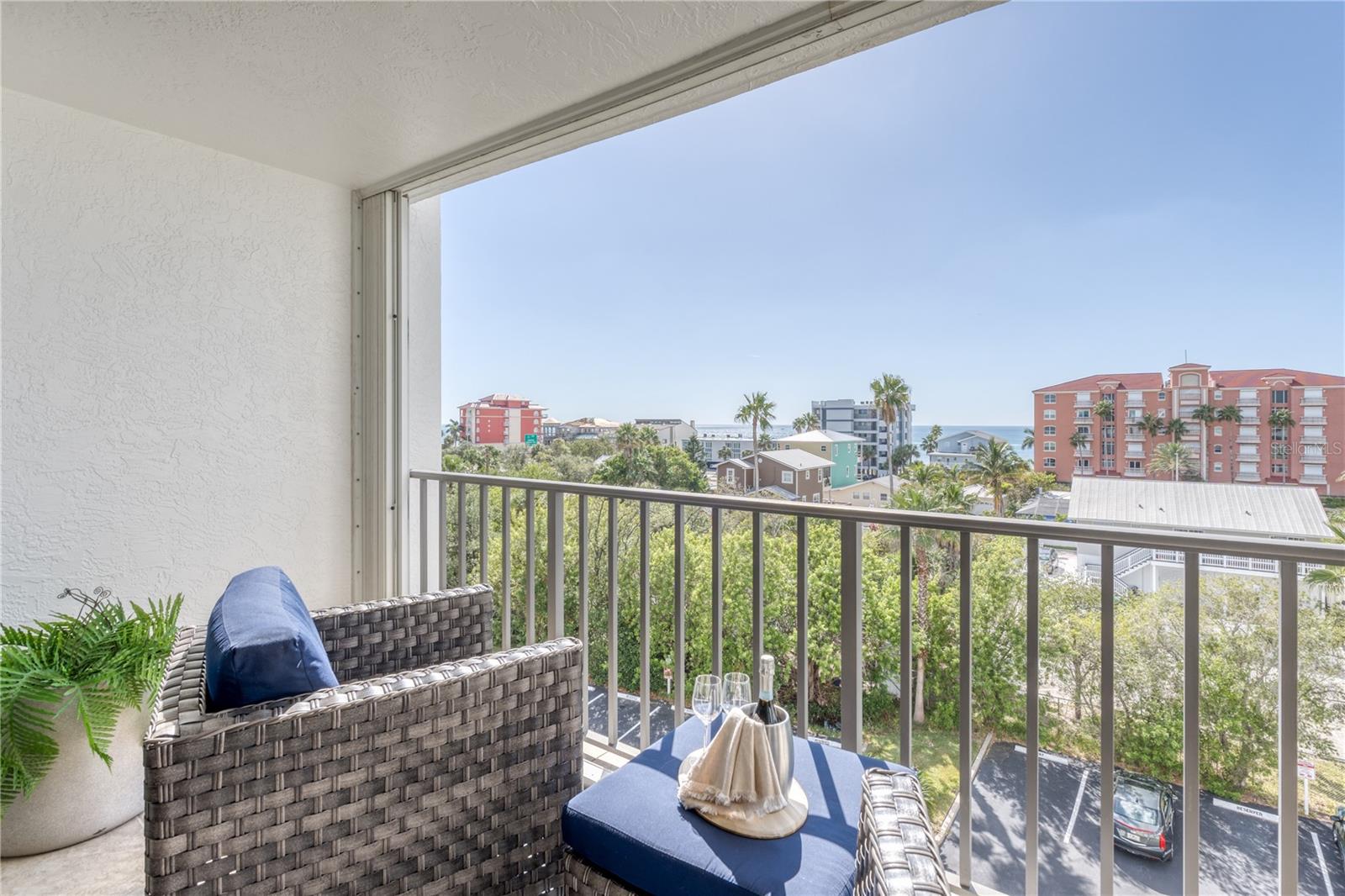 Image 21 of 28 For 19111 Vista Bay Drive 510