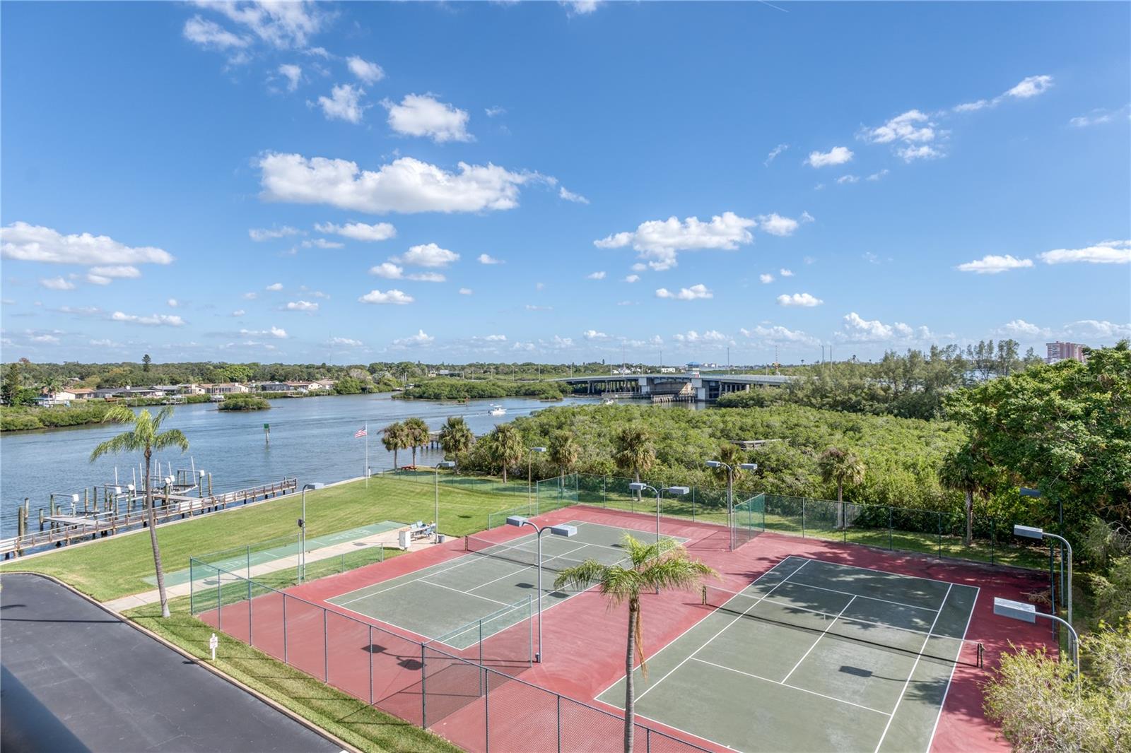 Image 23 of 28 For 19111 Vista Bay Drive 510