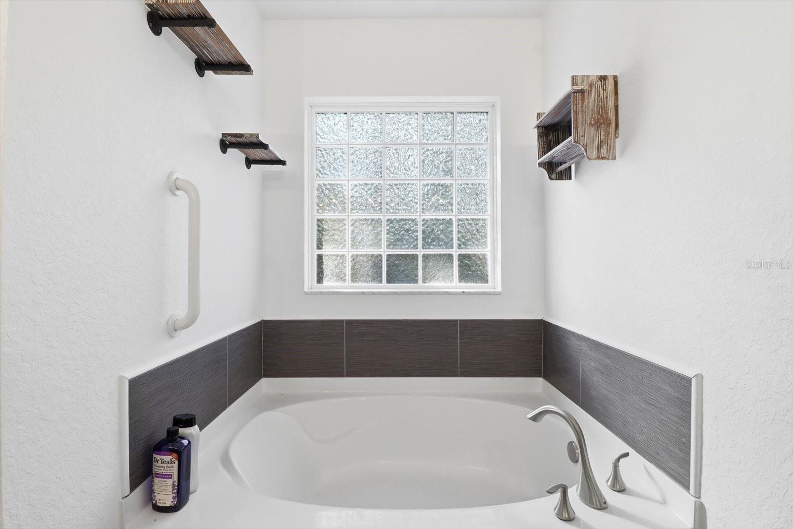 Image 20 of 41 For 21 Lobelia Court