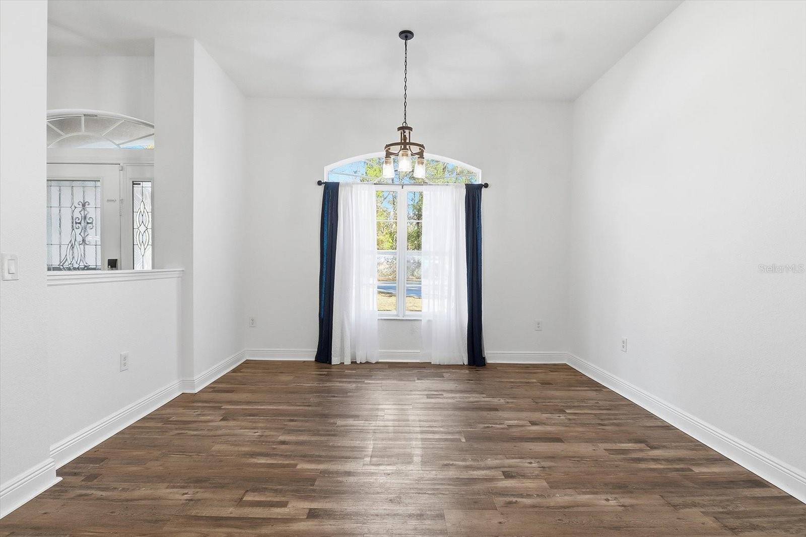 Image 6 of 41 For 21 Lobelia Court