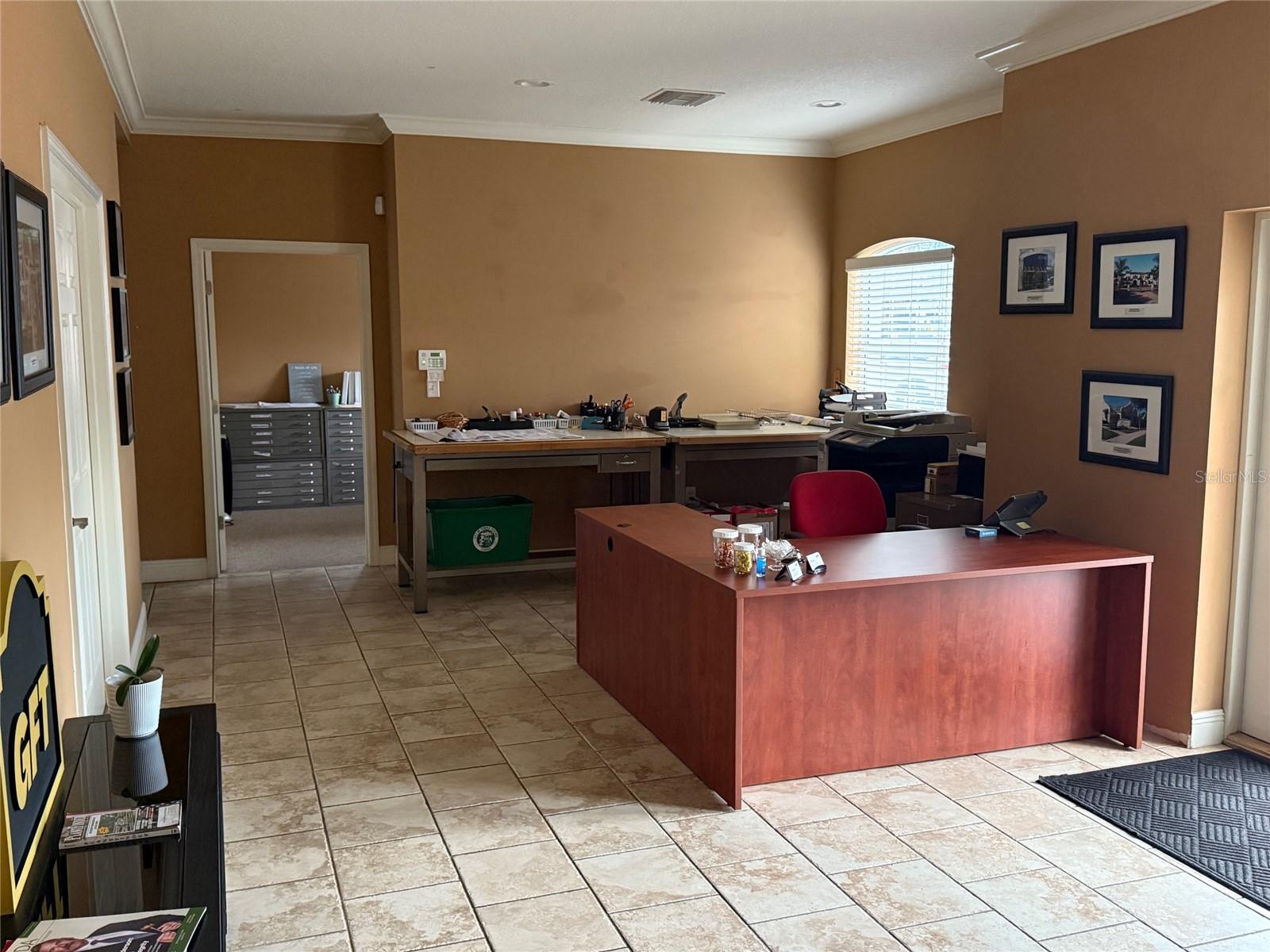 Image 3 of 11 For 565 Hercules Avenue