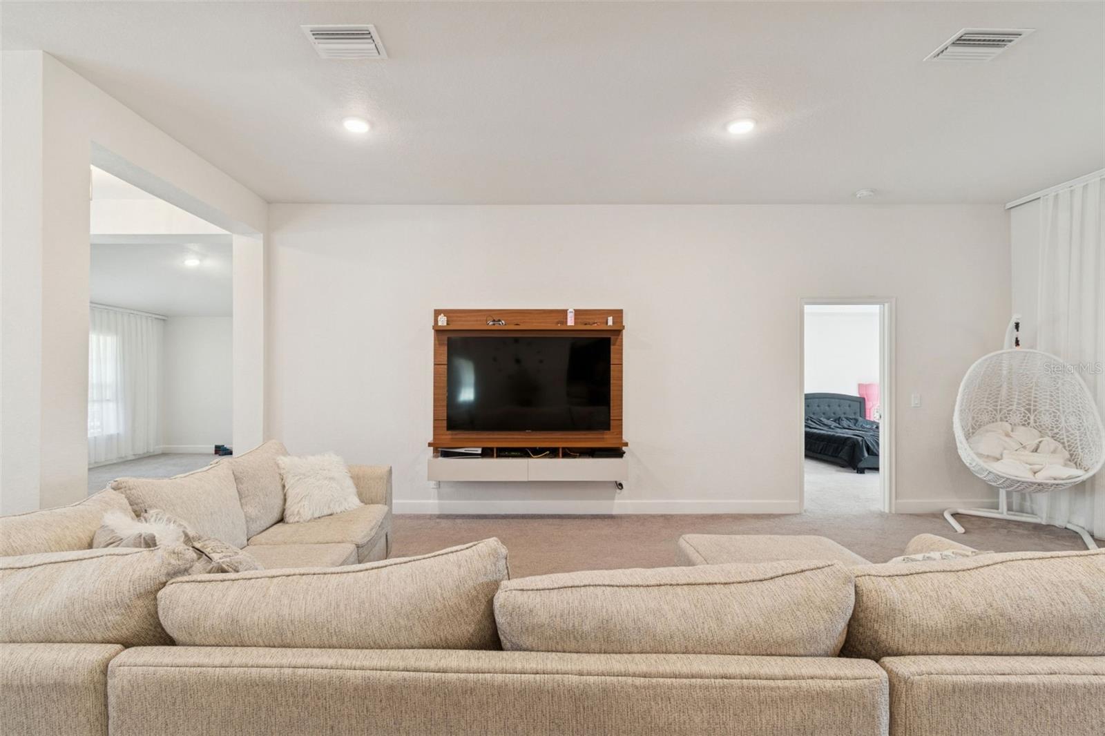 Image 11 of 48 For 10358 Musa Road