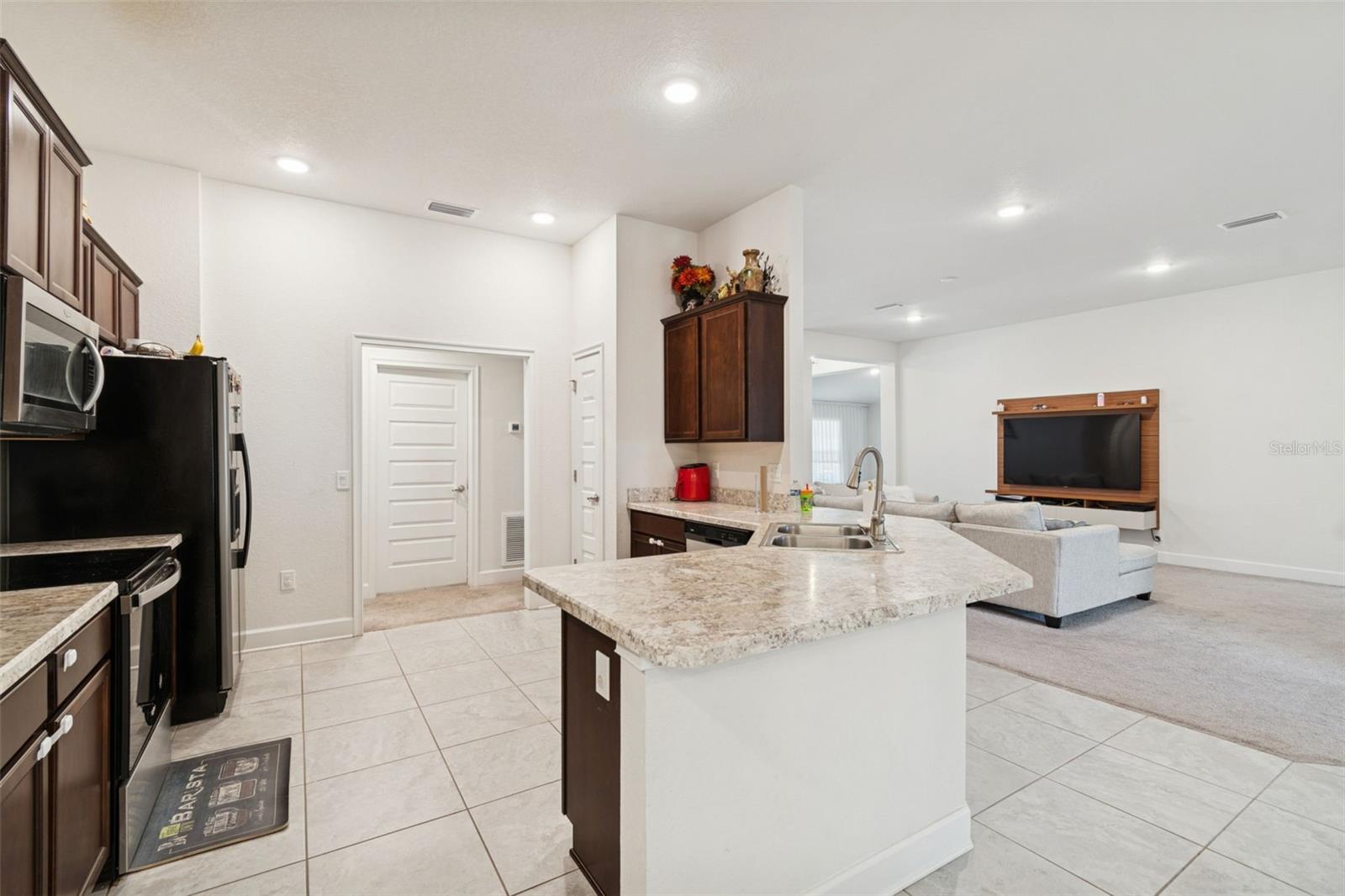 Image 18 of 48 For 10358 Musa Road