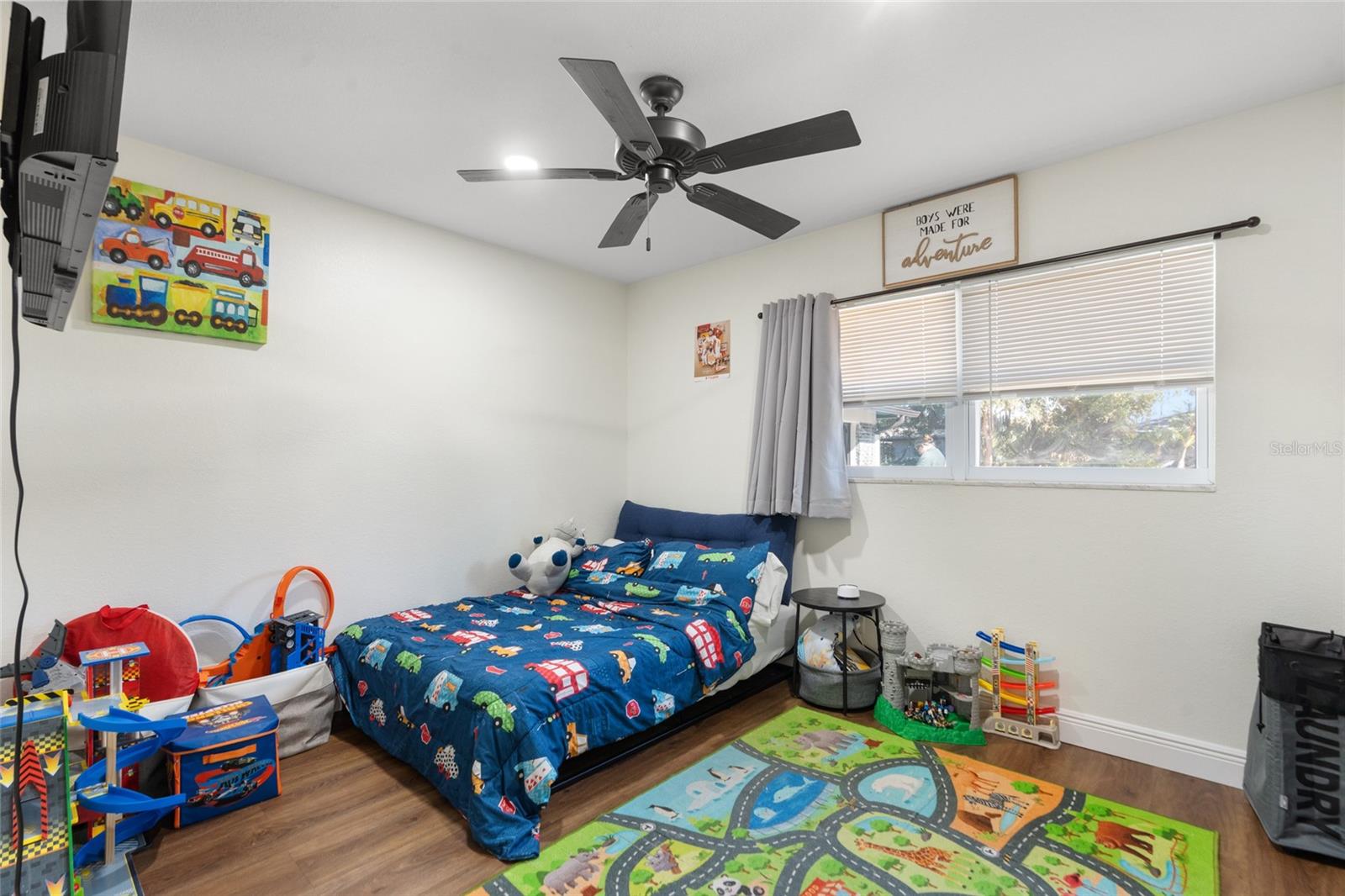 Image 21 of 51 For 7124 Wrenwood Circle