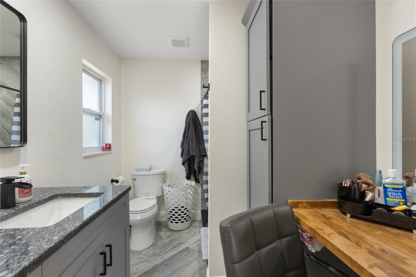 Image 31 of 51 For 7124 Wrenwood Circle