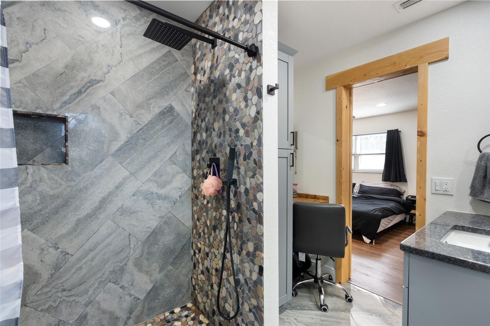 Image 33 of 51 For 7124 Wrenwood Circle