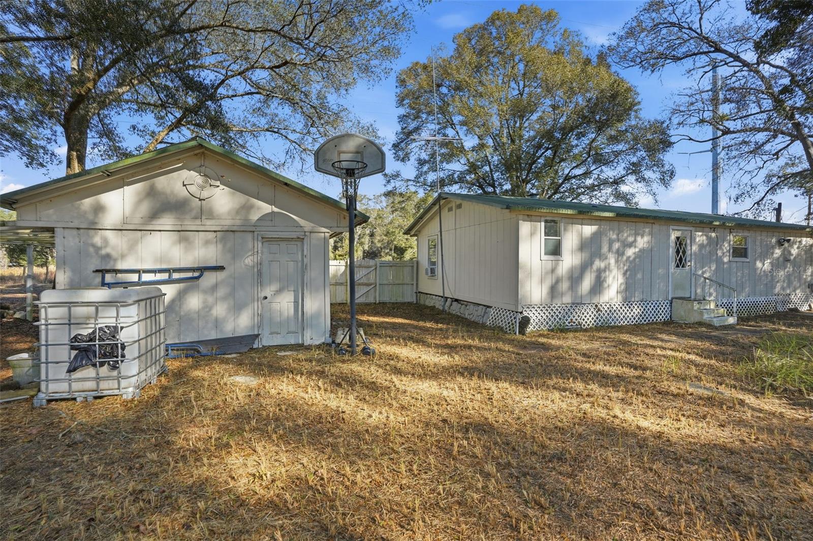 Image 23 of 35 For 25256 Richbarn Road