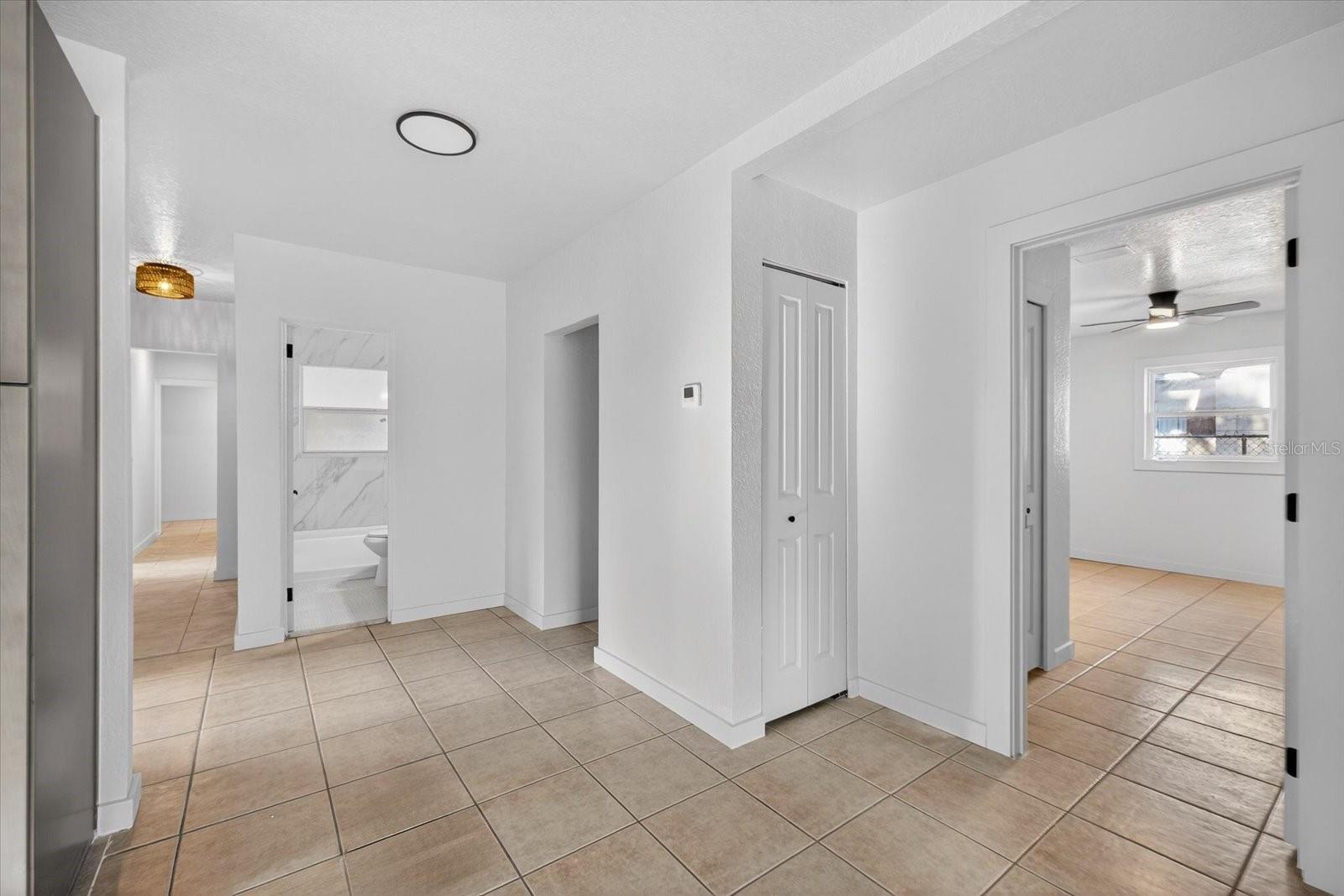 Image 13 of 31 For 773 Harbor Drive S