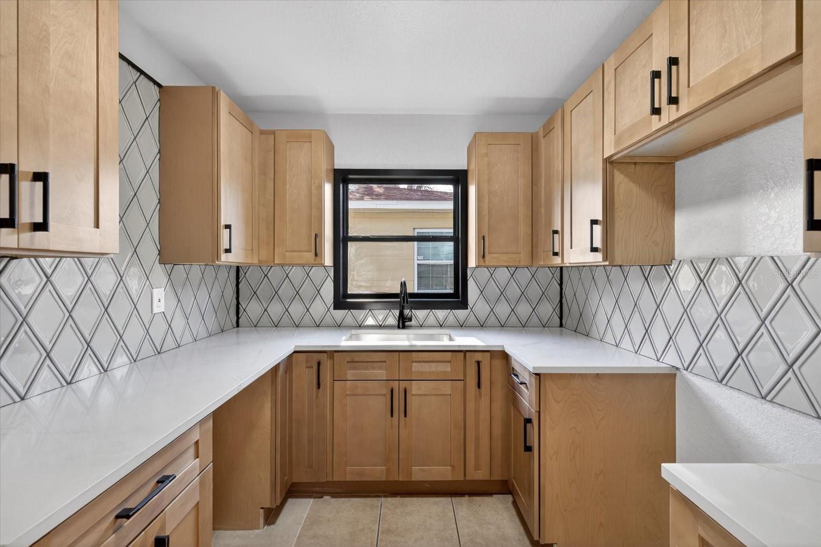 Image 15 of 31 For 773 Harbor Drive S