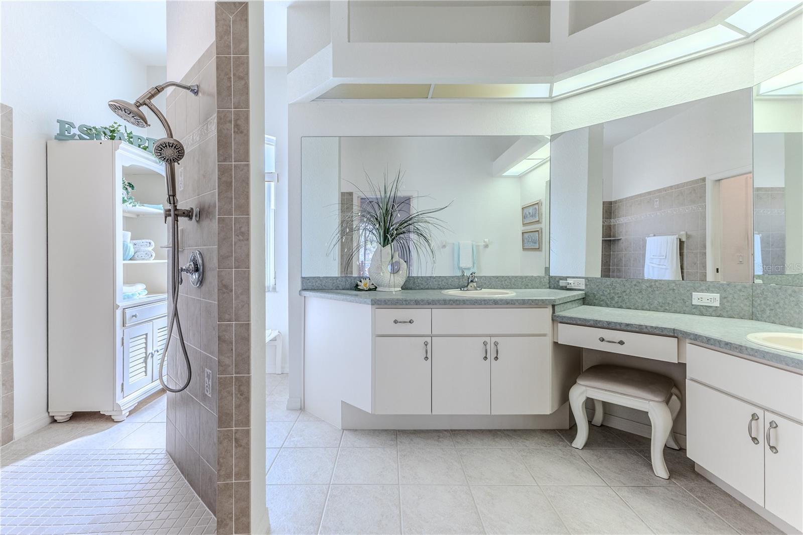 Image 34 of 66 For 2237 Claremont Lane