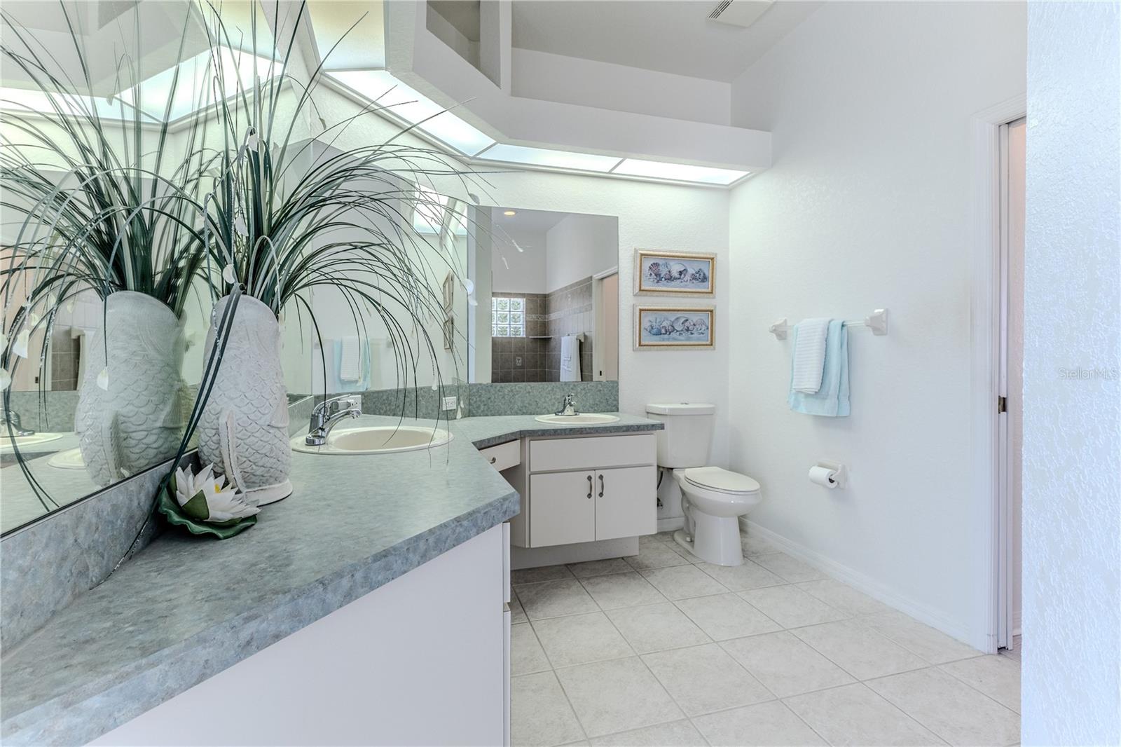 Image 35 of 66 For 2237 Claremont Lane