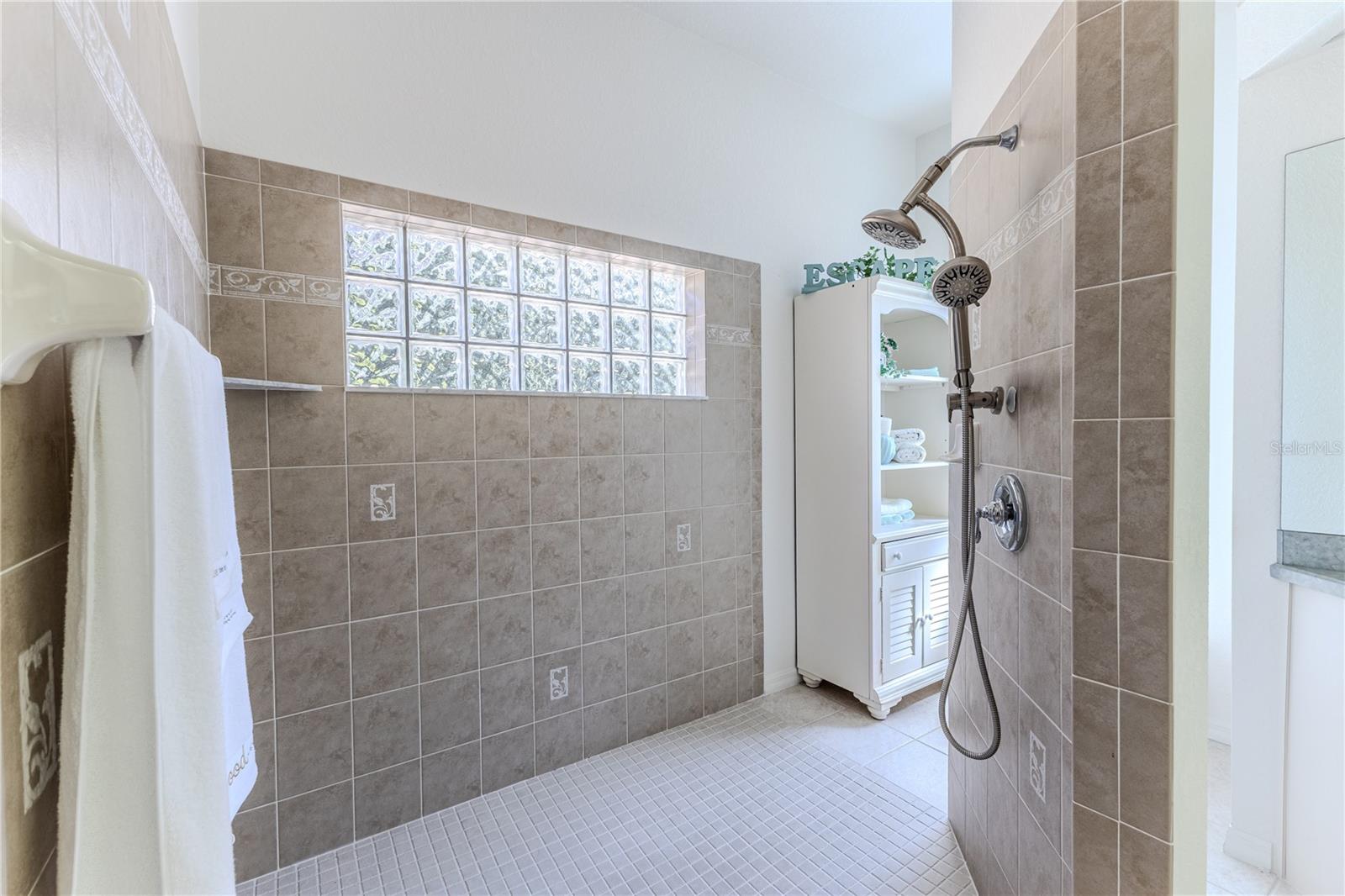 Image 36 of 66 For 2237 Claremont Lane