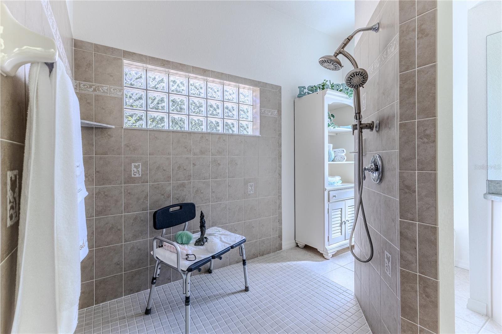 Image 37 of 66 For 2237 Claremont Lane