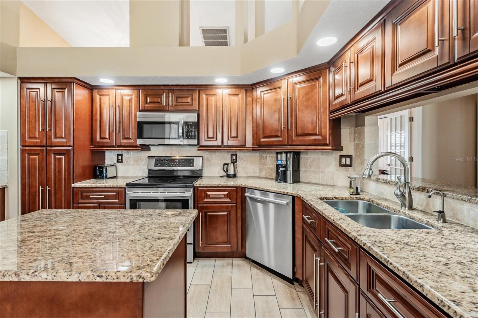 Image 4 of 39 For 3252 Noemi Drive