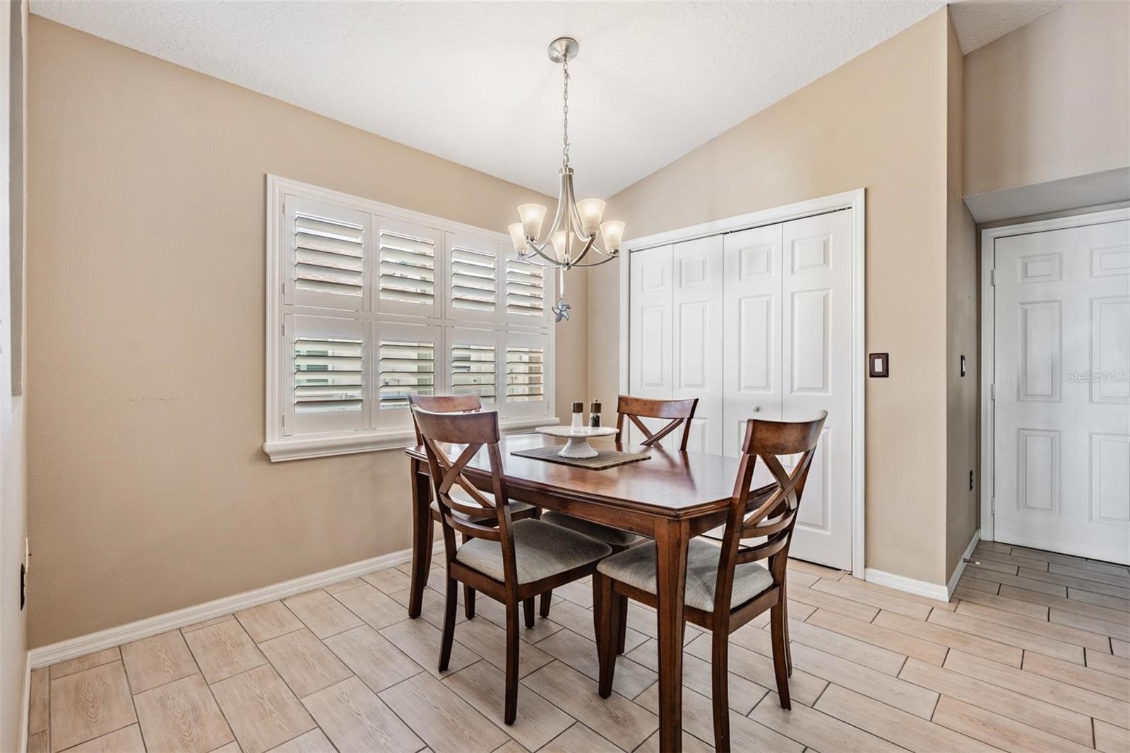 Image 9 of 39 For 3252 Noemi Drive