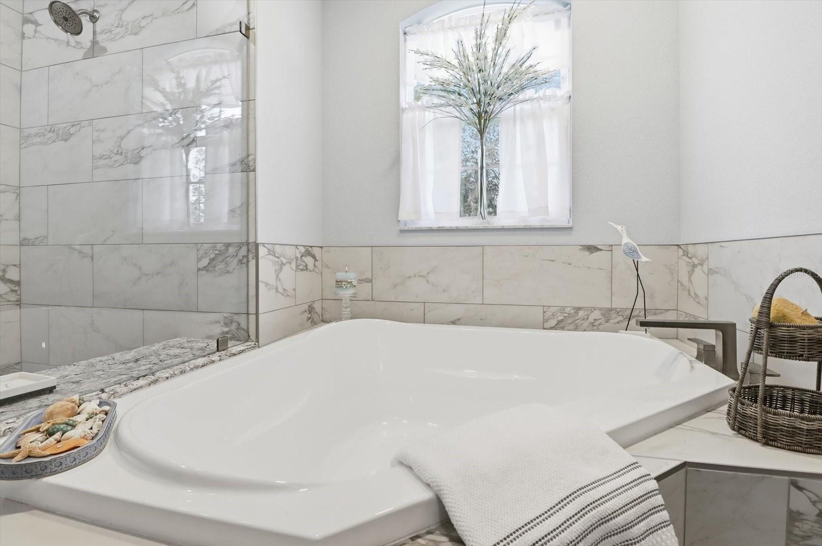 Image 23 of 47 For 4651 Mapleview Way