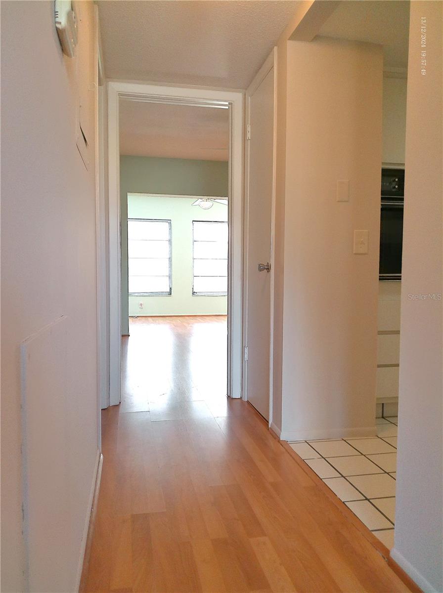 Image 23 of 75 For 2459 Columbia Drive 37