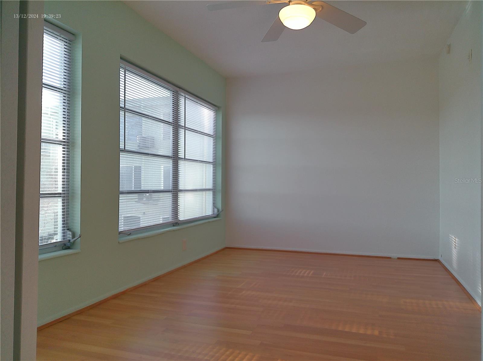 Image 24 of 75 For 2459 Columbia Drive 37