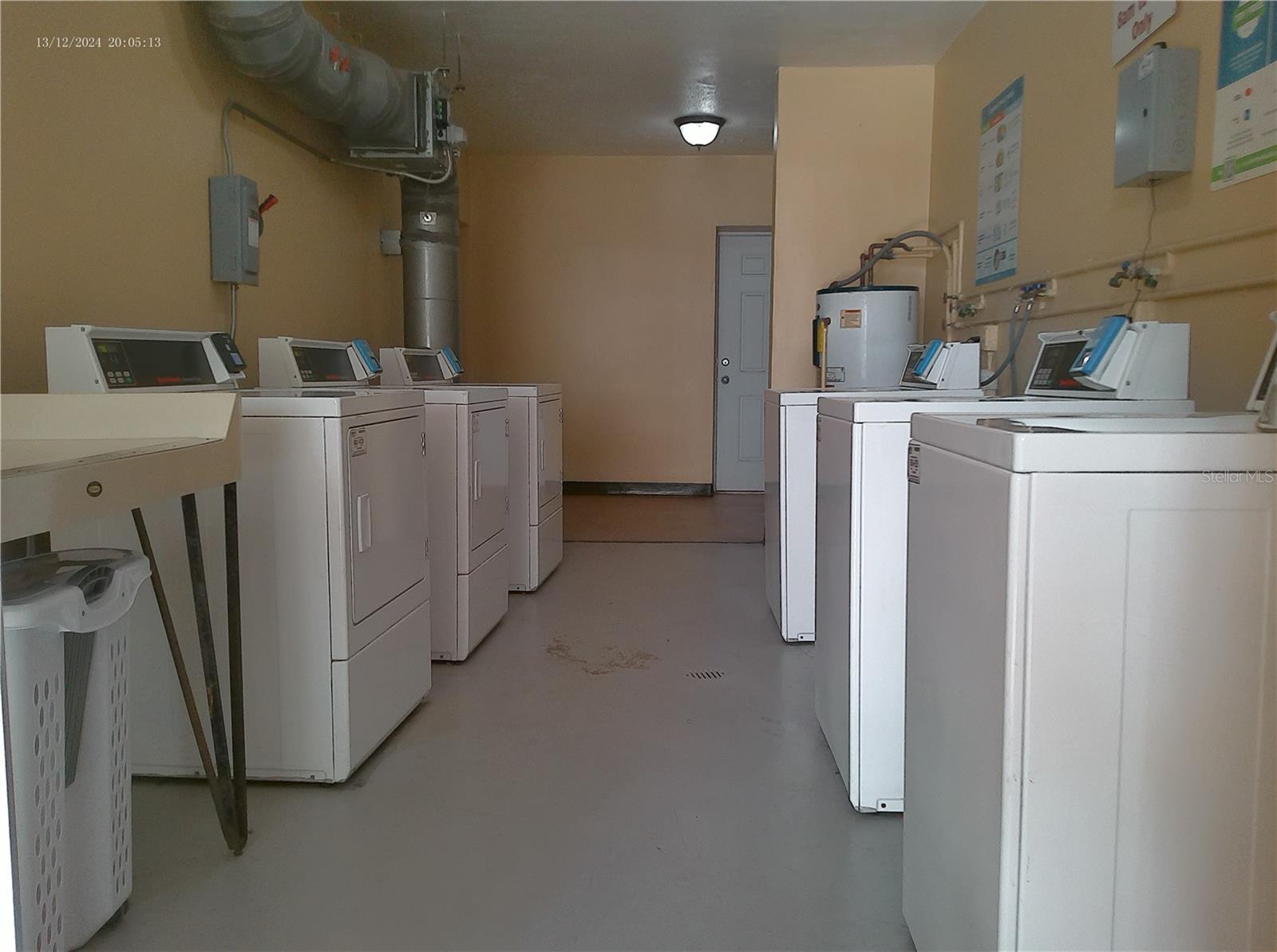 Image 31 of 75 For 2459 Columbia Drive 37