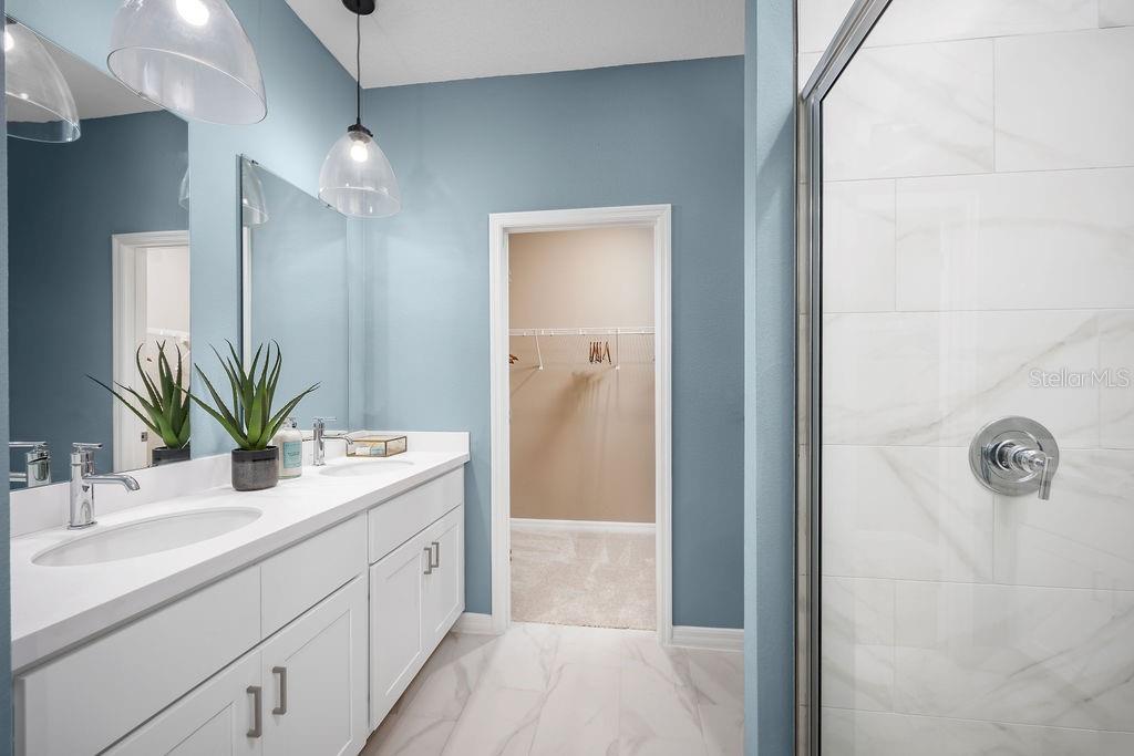 Image 21 of 42 For 5233 Luisa Court